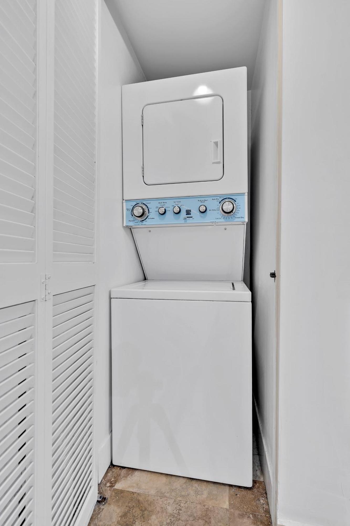 Amazing 1 Bed In Brickell Key With Free Pkg