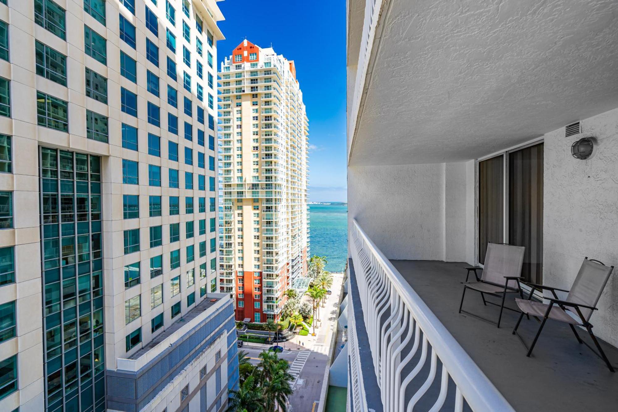 Amazing 1 Bed In Brickell Key With Free Pkg Apartment