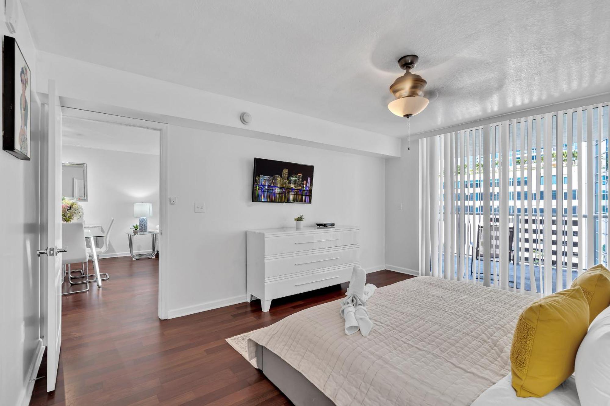 Amazing 1 Bed In Brickell Key With Free Pkg Miami