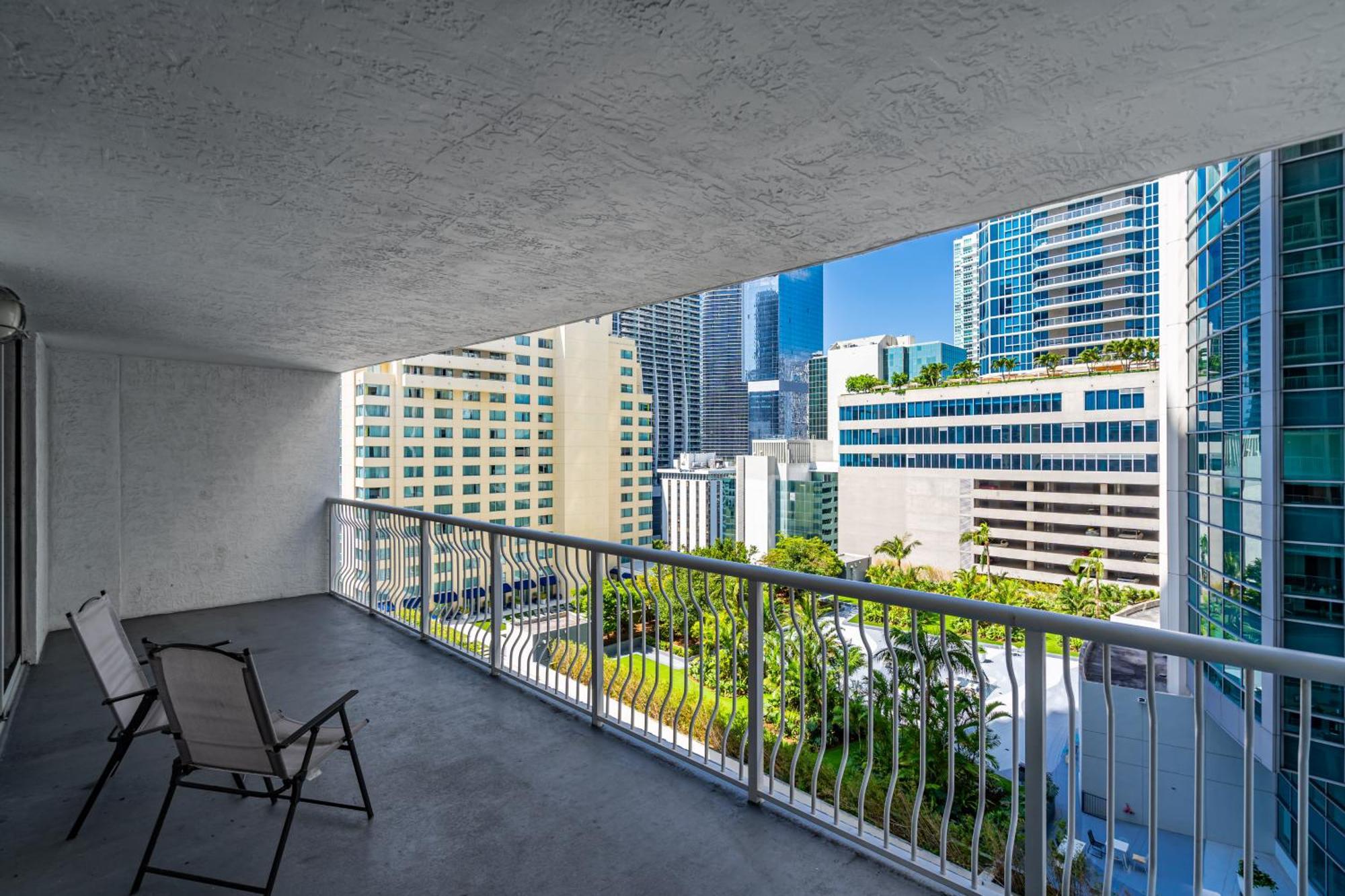 Amazing 1 Bed In Brickell Key With Free Pkg Apartment