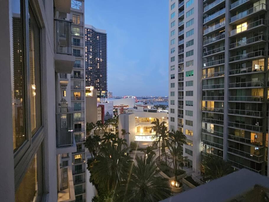 Downtown Elegance. 17th Floor Yotelpad * Miami