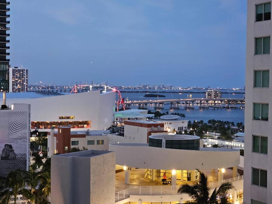 Downtown Elegance. 17th Floor Yotelpad