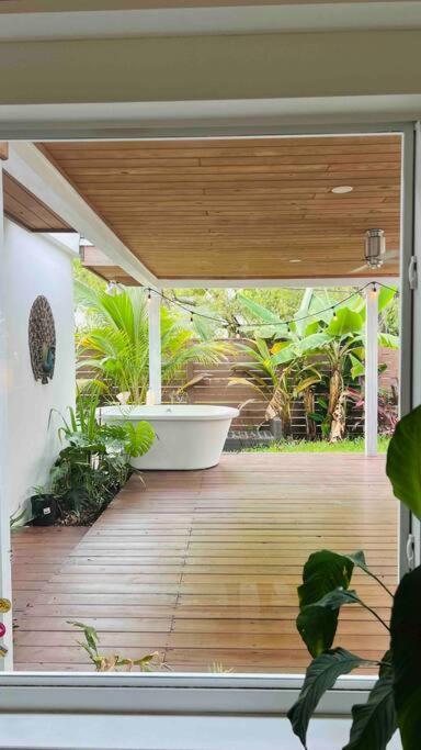 Pool! Location! Steps To The Water! Kid Friendly! Holiday home *