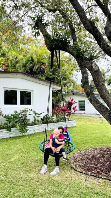 Pool! Location! Steps To The Water! Kid Friendly! Miami