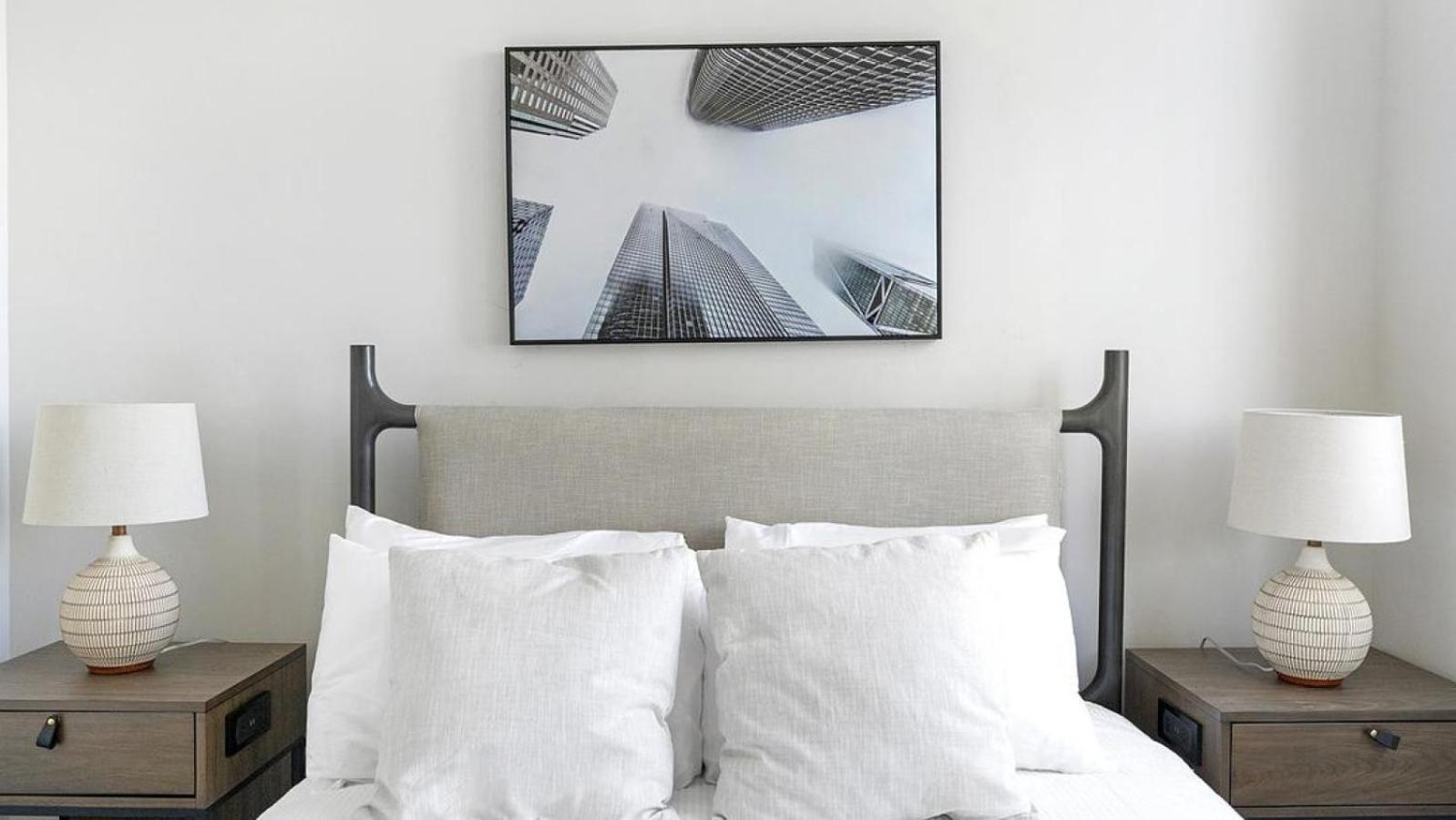 Apartment Landing - Modern With Amazing Amenities *
