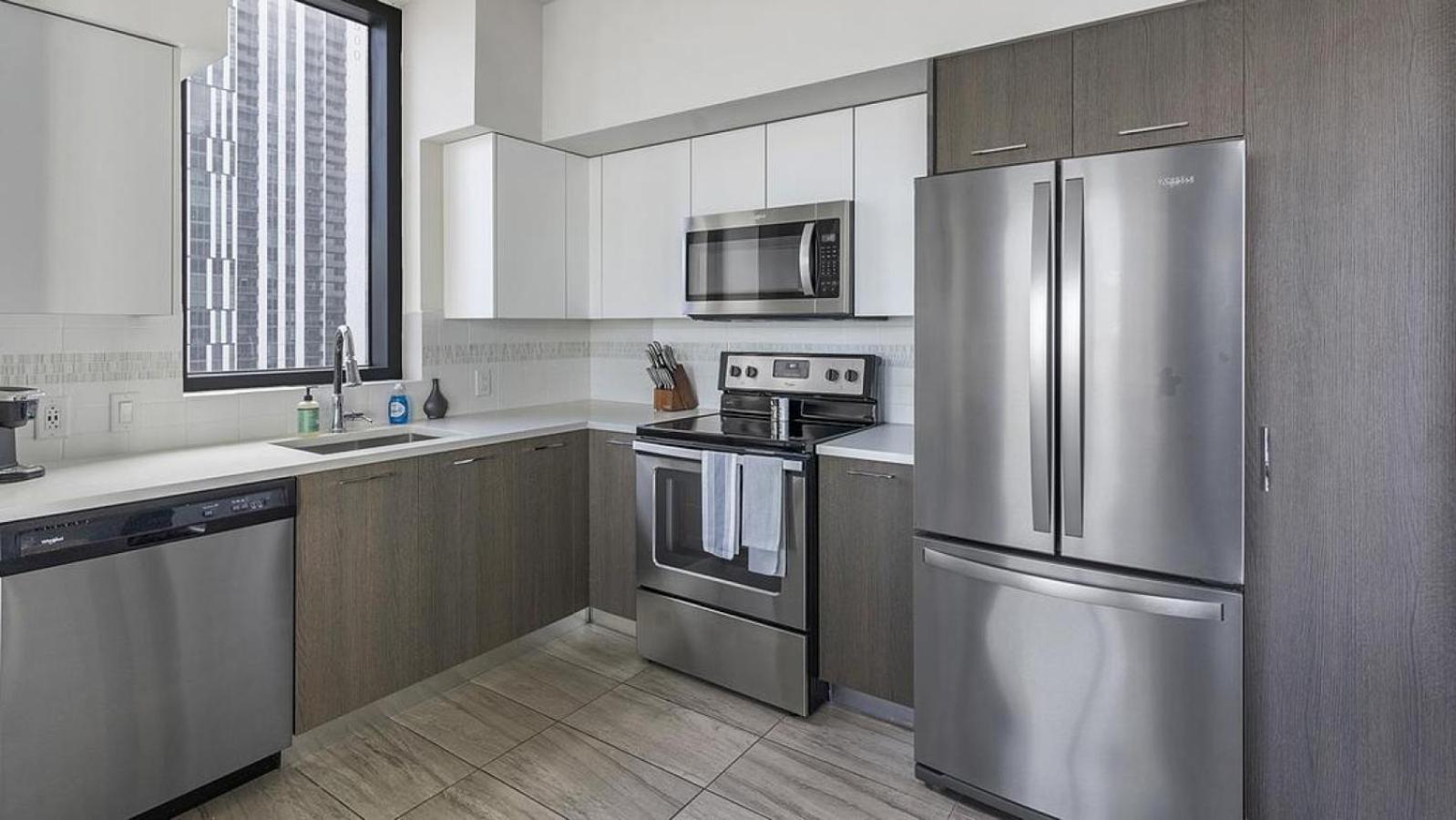 Landing - Modern With Amazing Amenities *