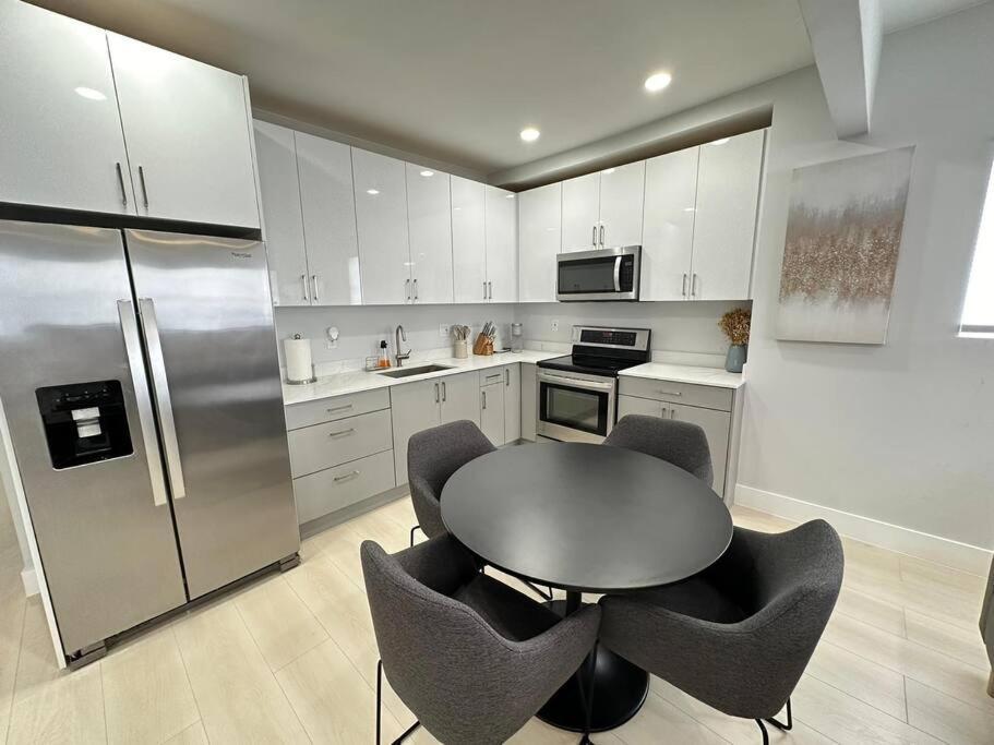 Cozy 4bed In Calle 8 Holiday home *