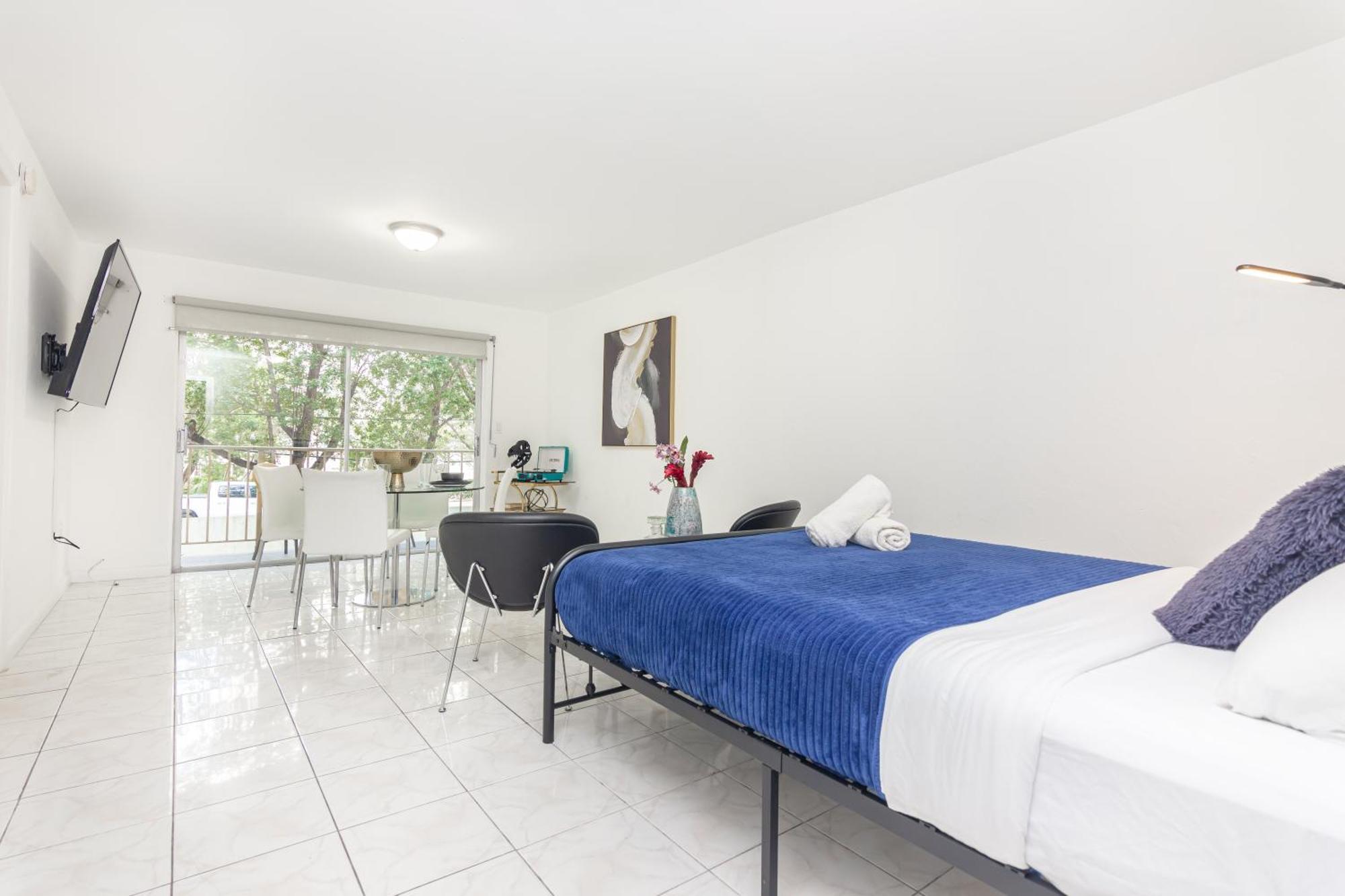 Apartment One Bedroom - With Parking & Balcony - Heart Of Wynwood *