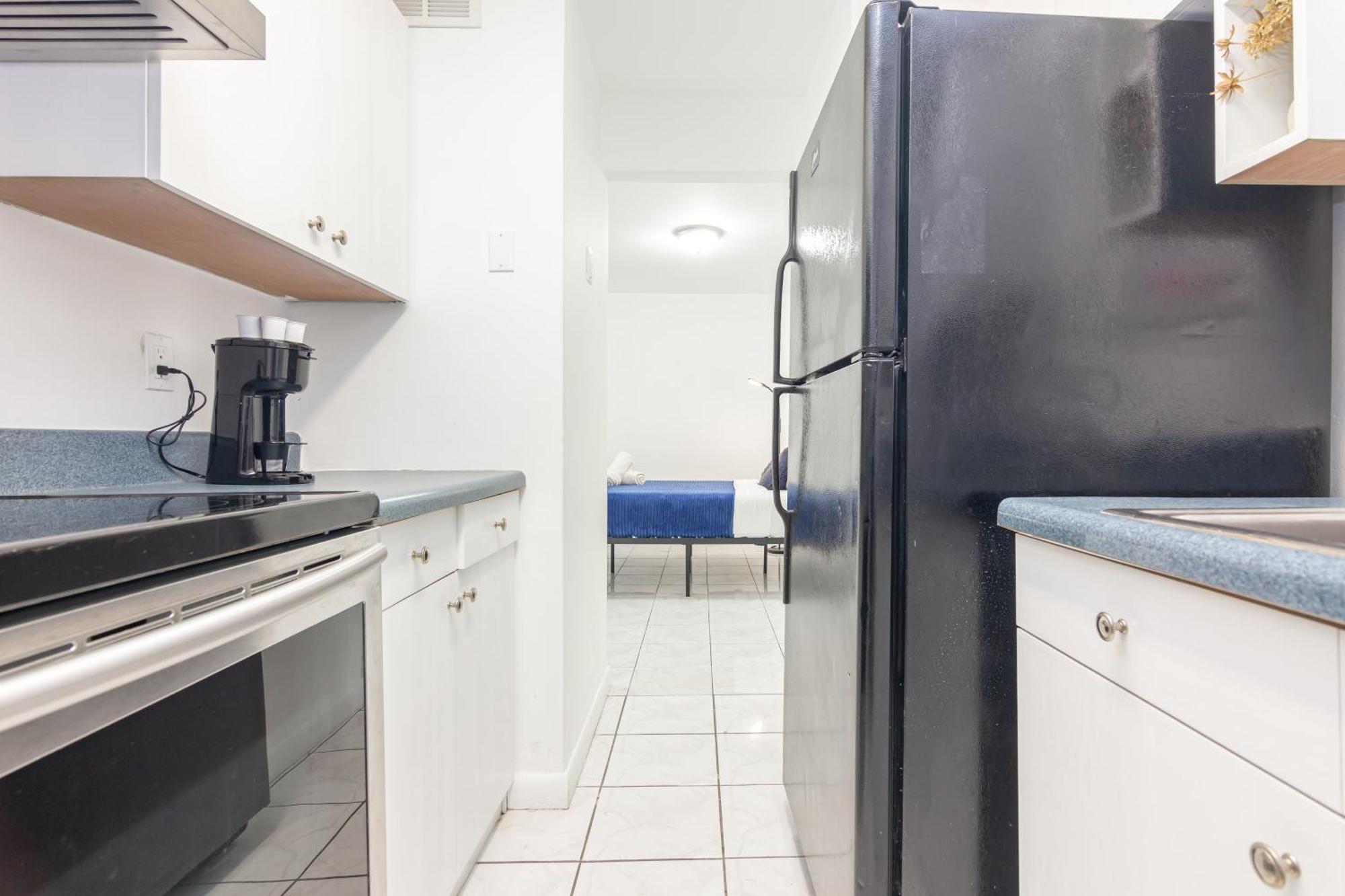 One Bedroom - With Parking & Balcony - Heart Of Wynwood Apartment *