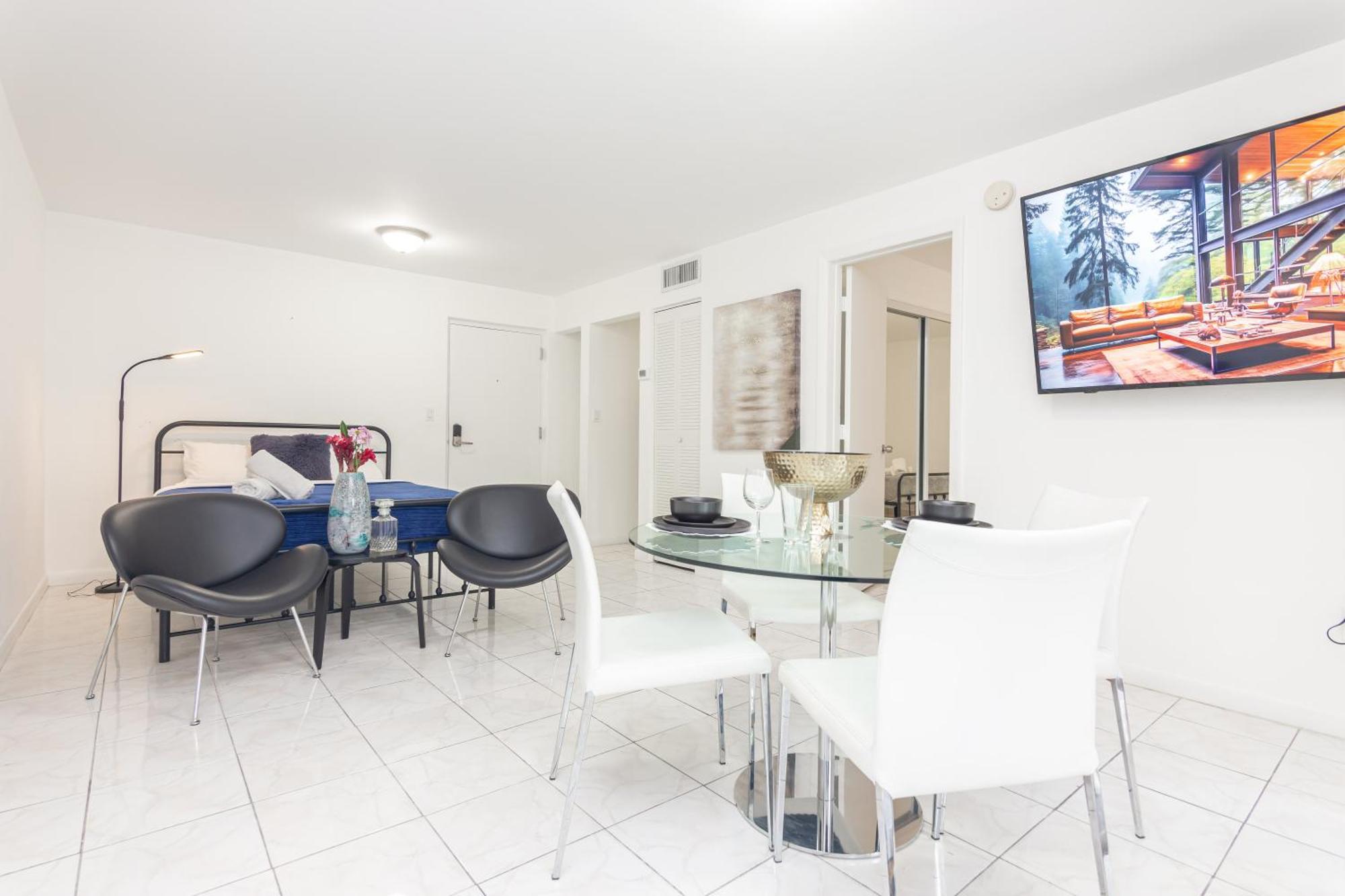 One Bedroom - With Parking & Balcony - Heart Of Wynwood Miami