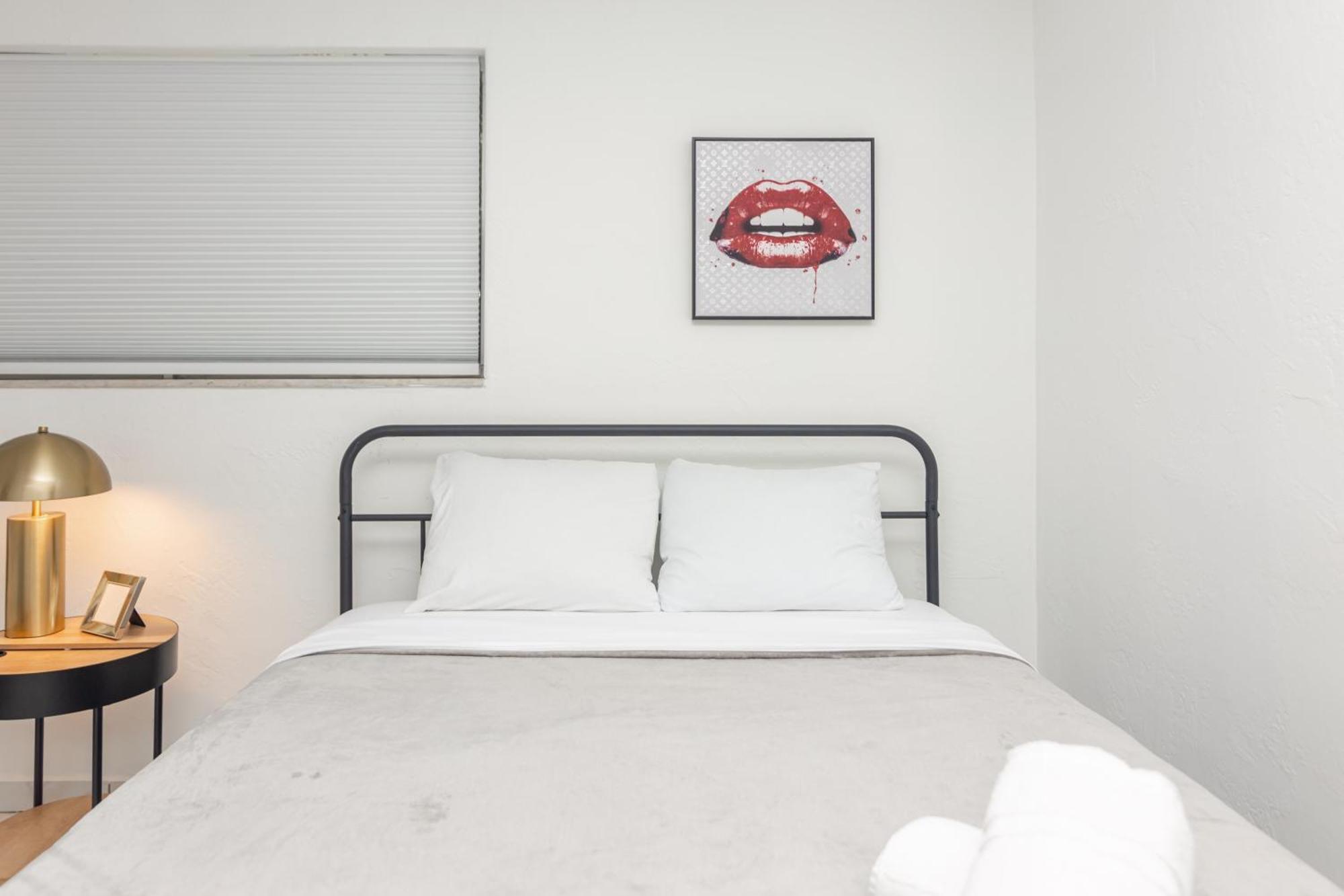 Apartment One Bedroom - With Parking & Balcony - Heart Of Wynwood *