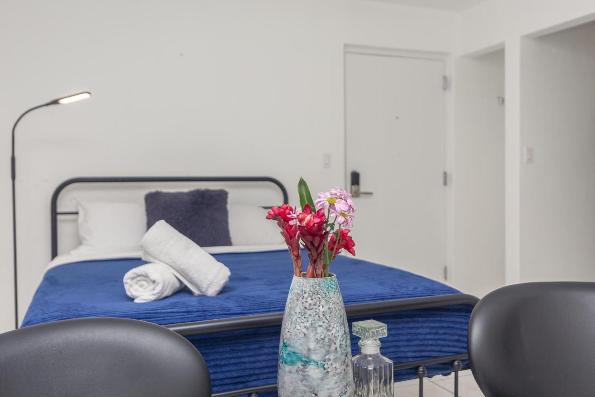 One Bedroom - With Parking & Balcony - Heart Of Wynwood *