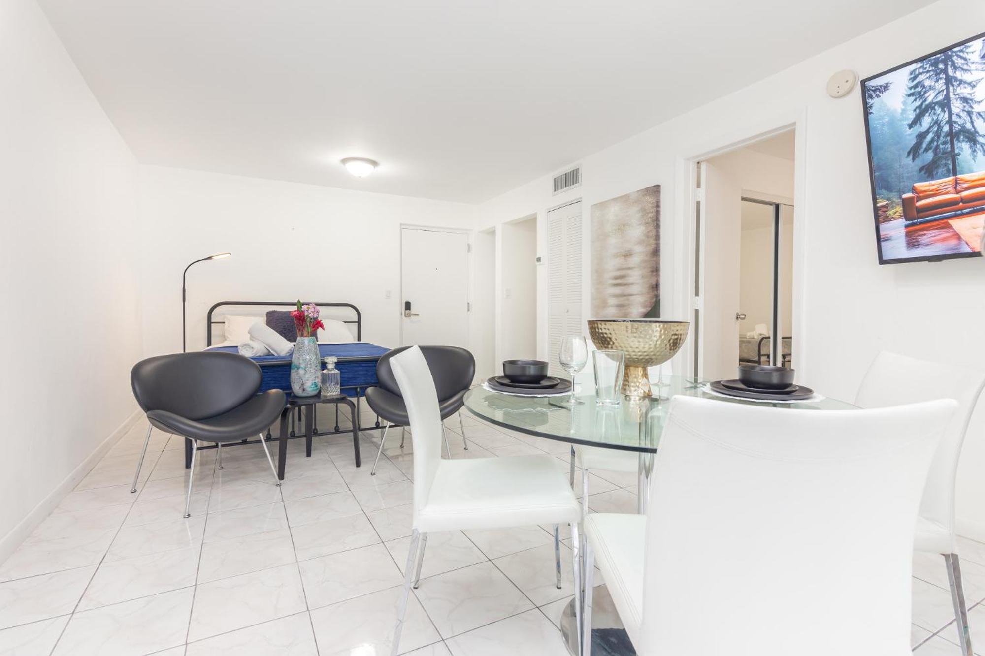 Apartment One Bedroom - With Parking & Balcony - Heart Of Wynwood Miami