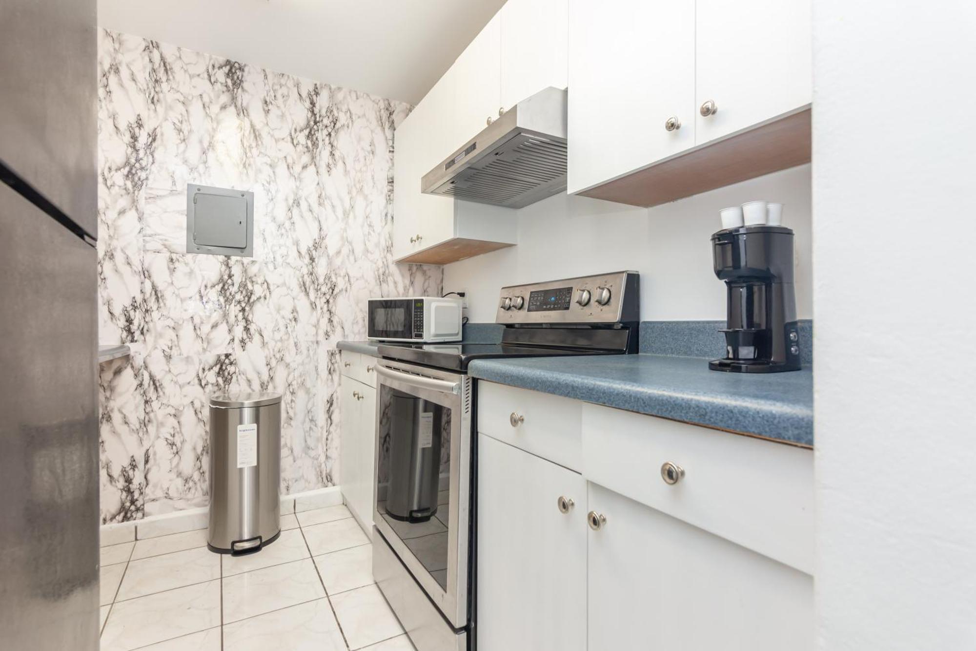 One Bedroom - With Parking & Balcony - Heart Of Wynwood