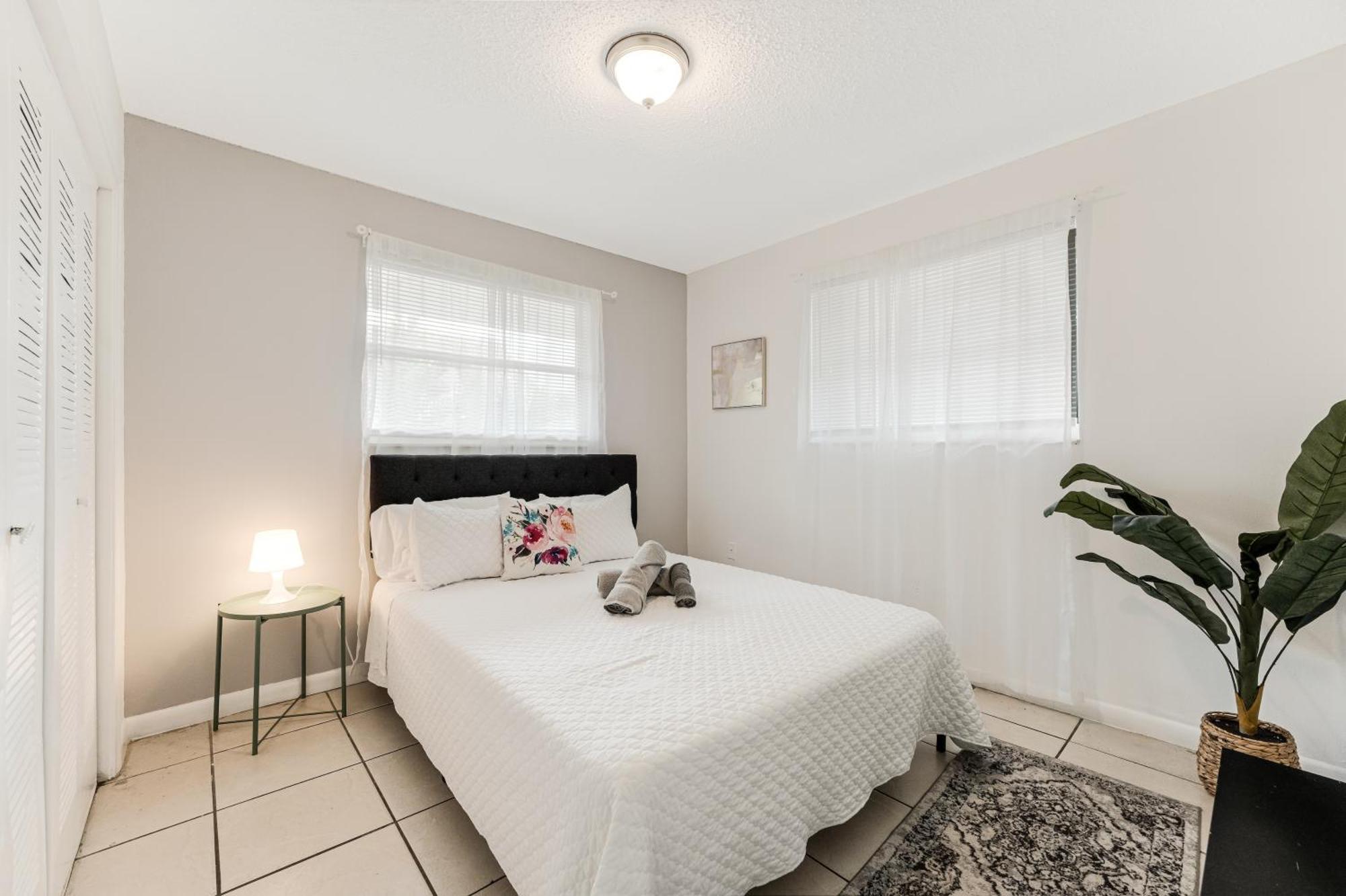 Stylish 2br Escape In Close To Downtow