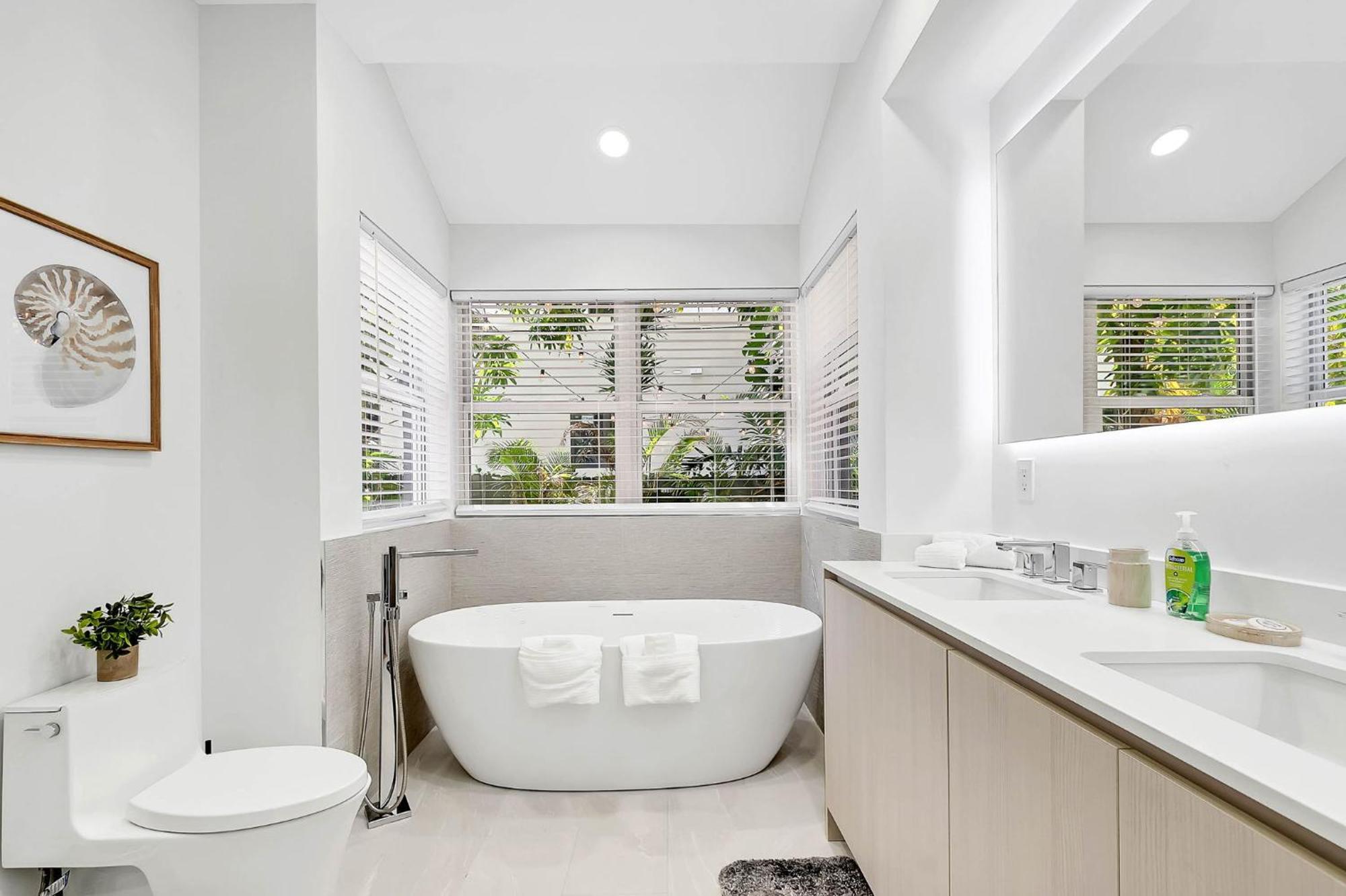 Tropicale Stunning 4 Bedroom 4 Bath With Pool And Bbq Holiday home Miami
