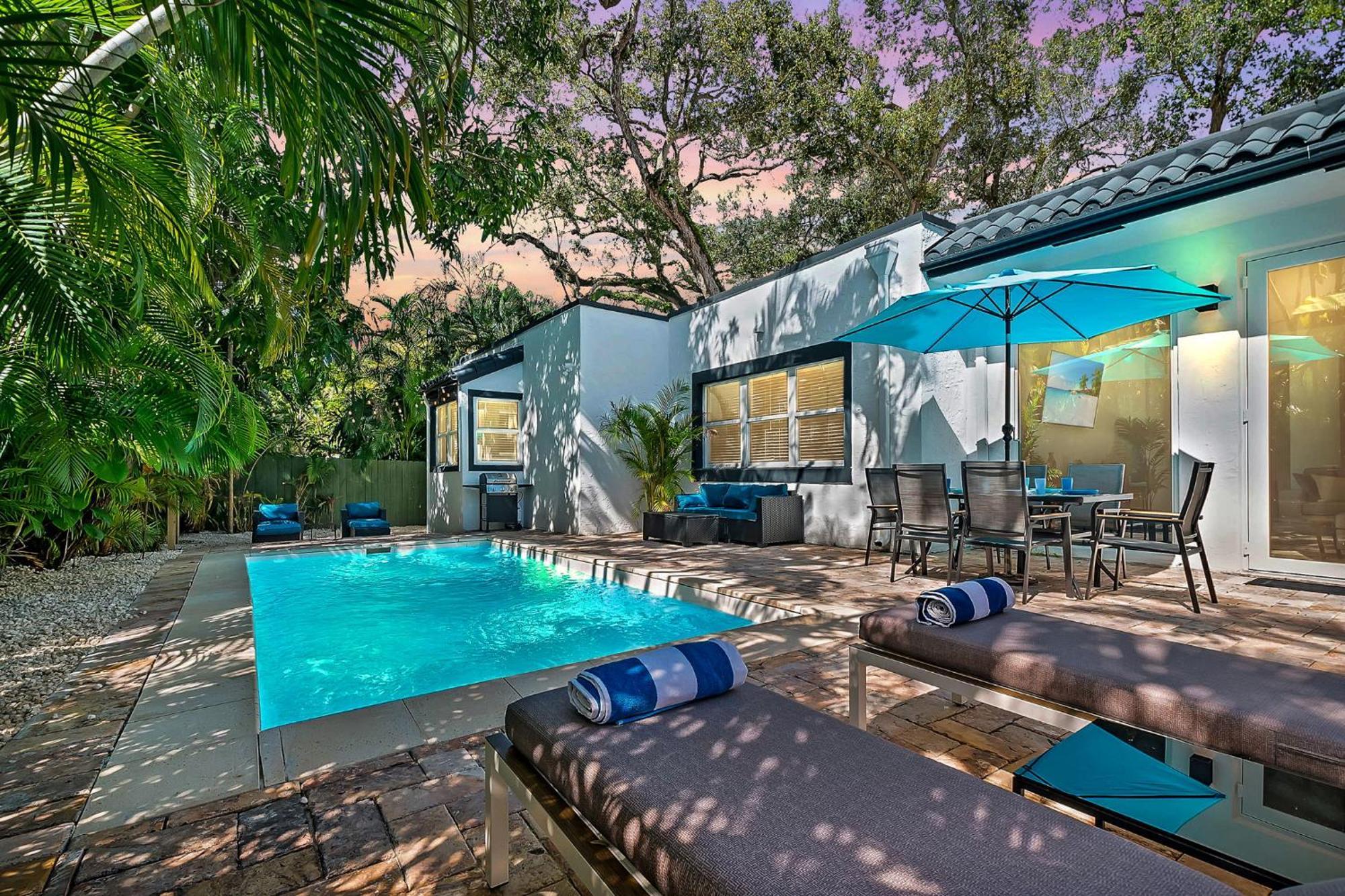 Holiday home Tropicale Stunning 4 Bedroom 4 Bath With Pool And Bbq