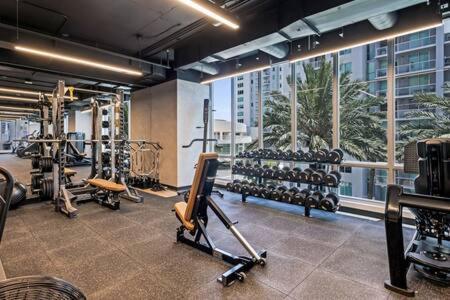 Explore Miami's Heat - Cozy Pool & Gym Apartment *