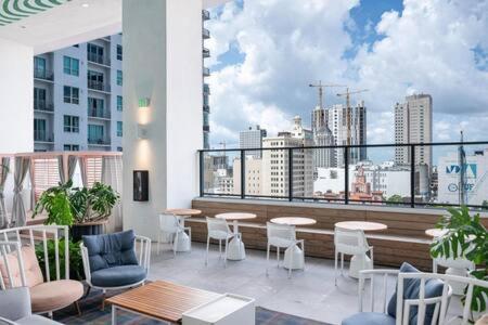 Explore Miami's Heat - Cozy Pool & Gym Miami