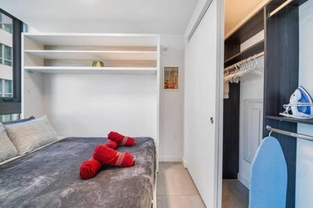 Apartment Explore Miami's Heat - Cozy Pool & Gym *