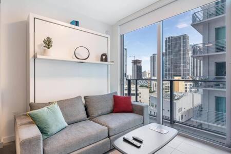 Explore Miami's Heat - Cozy Pool & Gym Miami