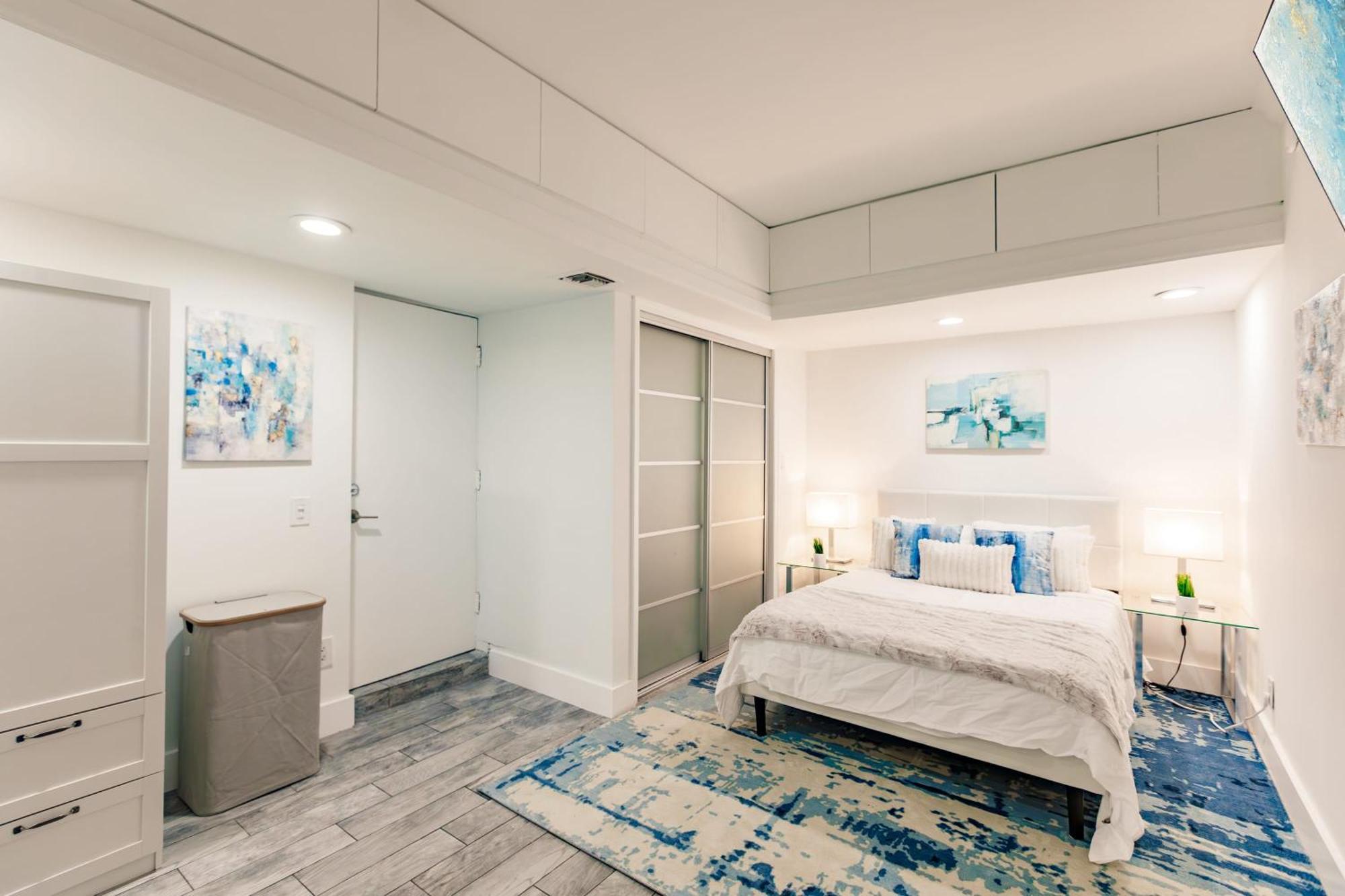 Hyperion - Luxurious 5b W Pool & Lounge Holiday home *