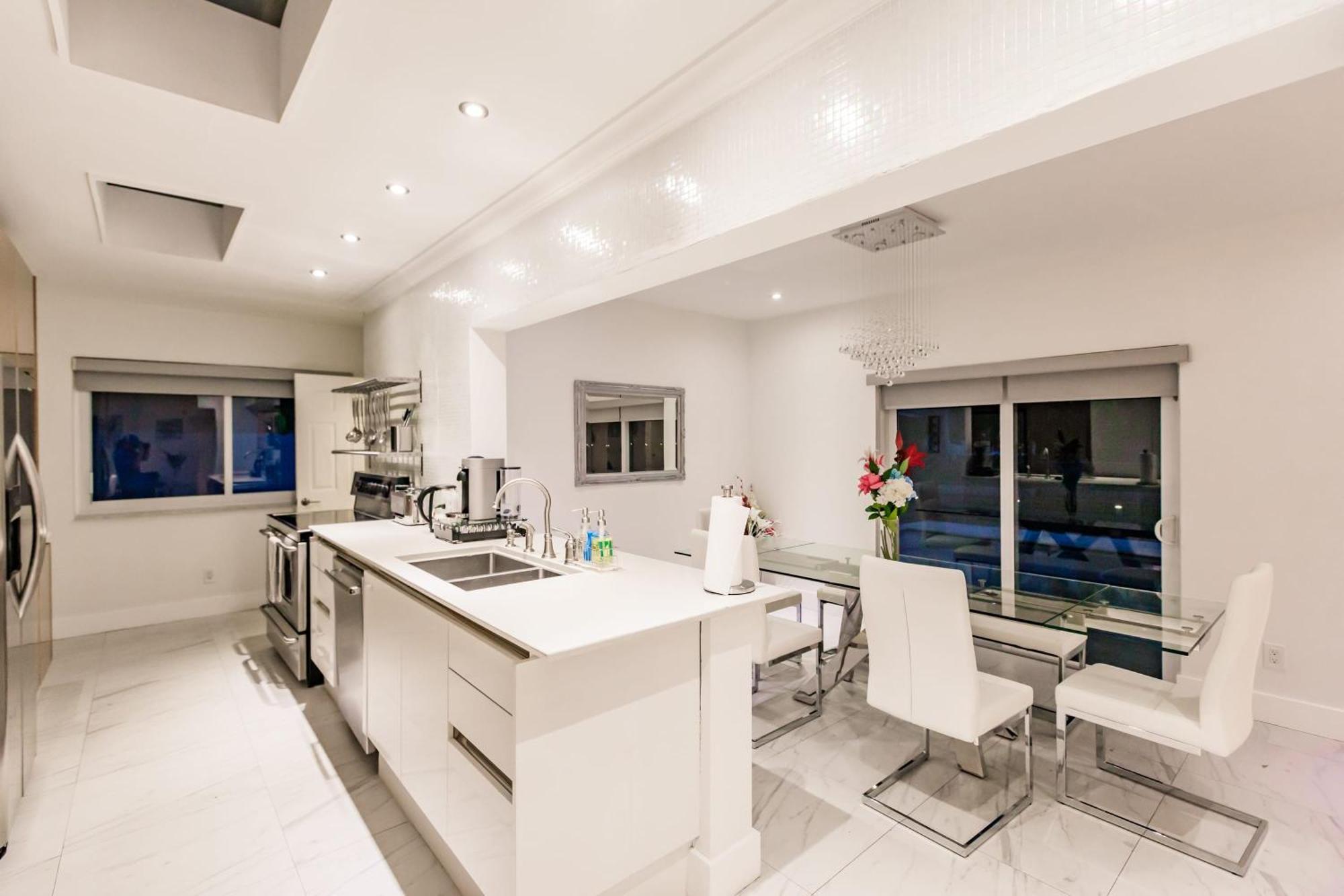 Hyperion - Luxurious 5b W Pool & Lounge Miami