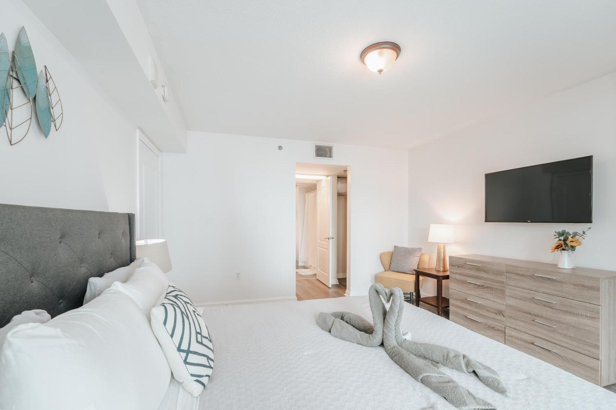Apartment Bay Front Highrise Oasis In Brickell Miami
