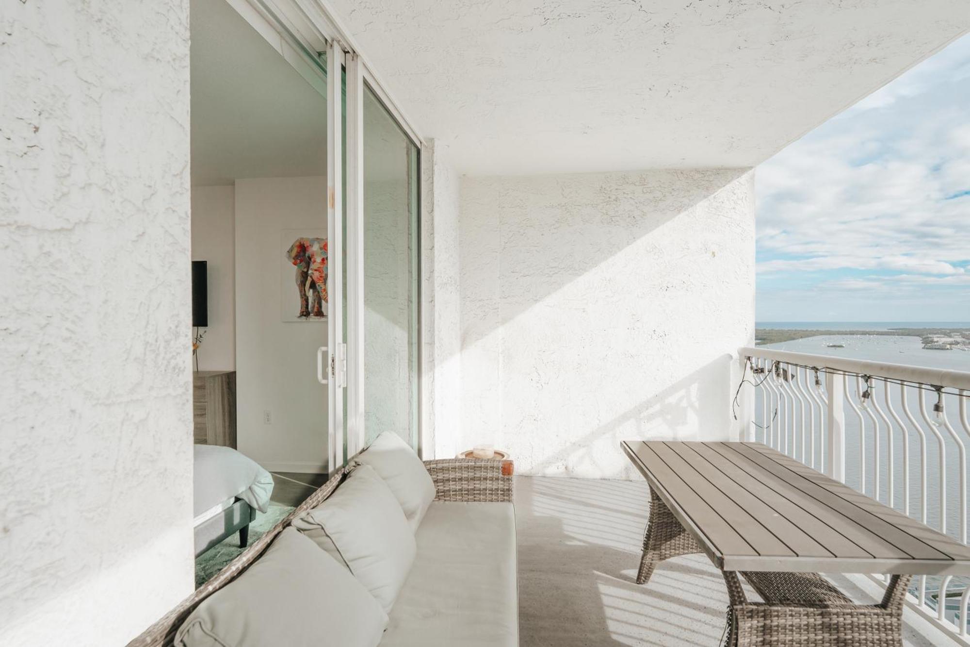 Bay Front Highrise Oasis In Brickell Apartment *