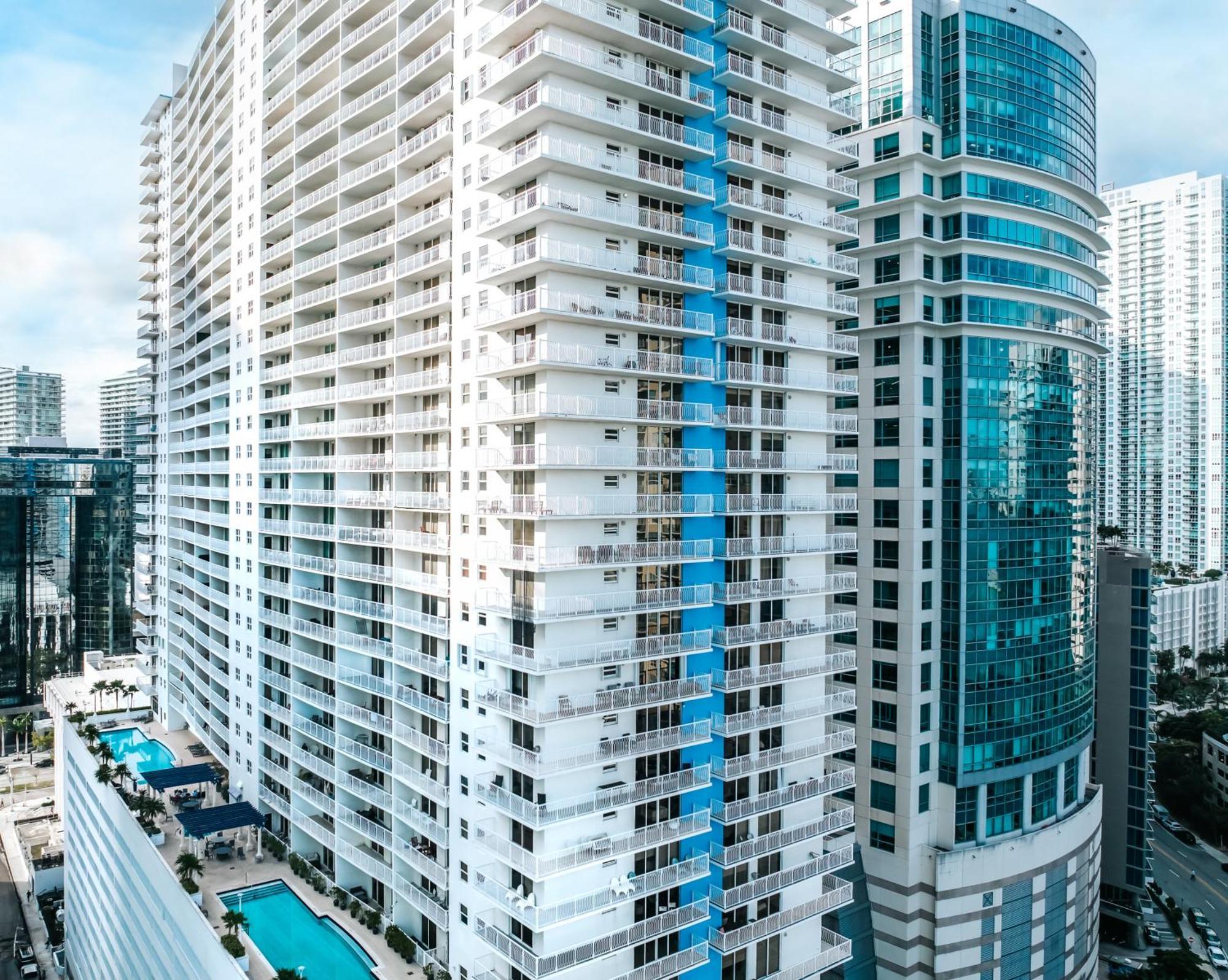 Bay Front Highrise Oasis In Brickell Apartment