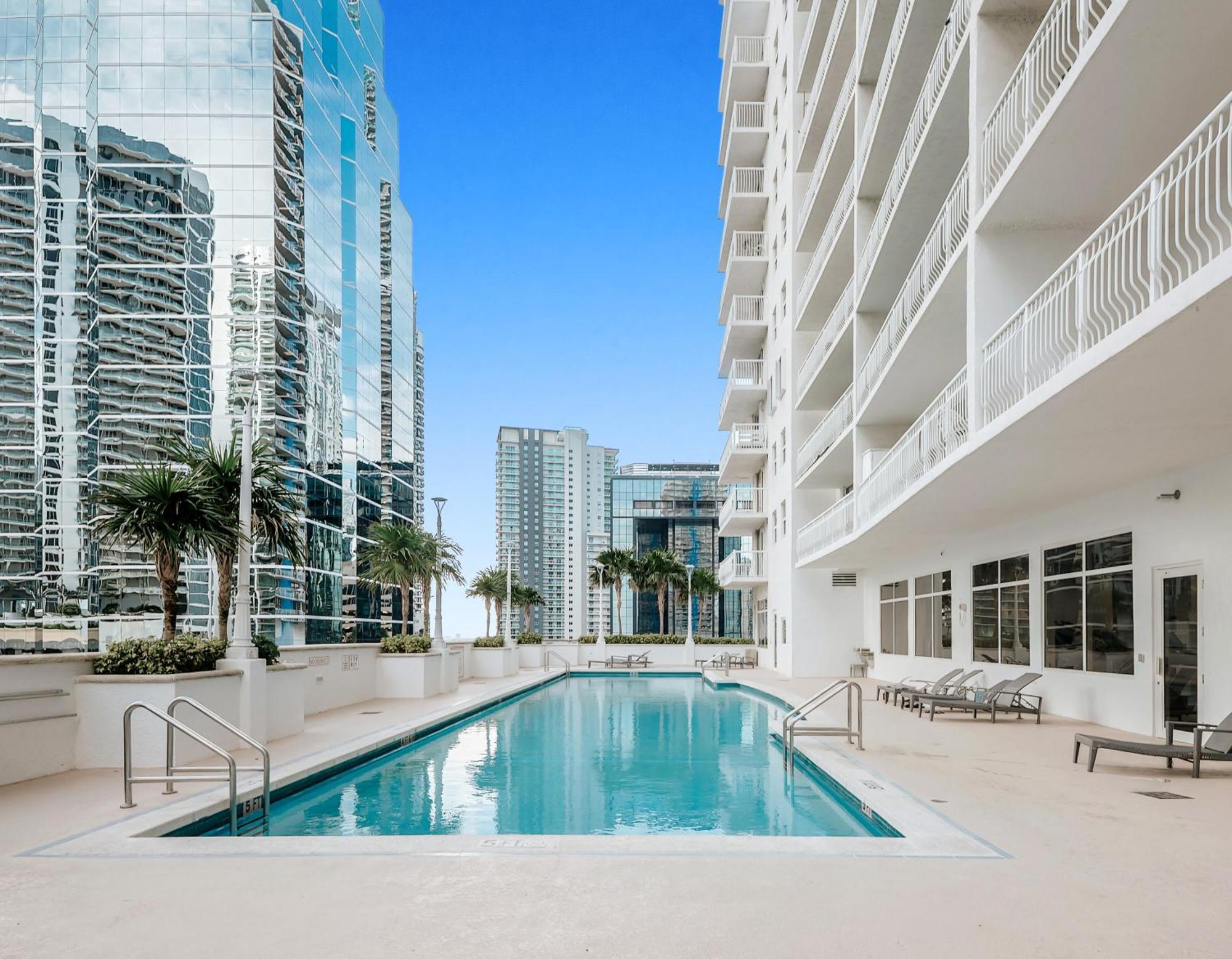 Apartment Bay Front Highrise Oasis In Brickell *