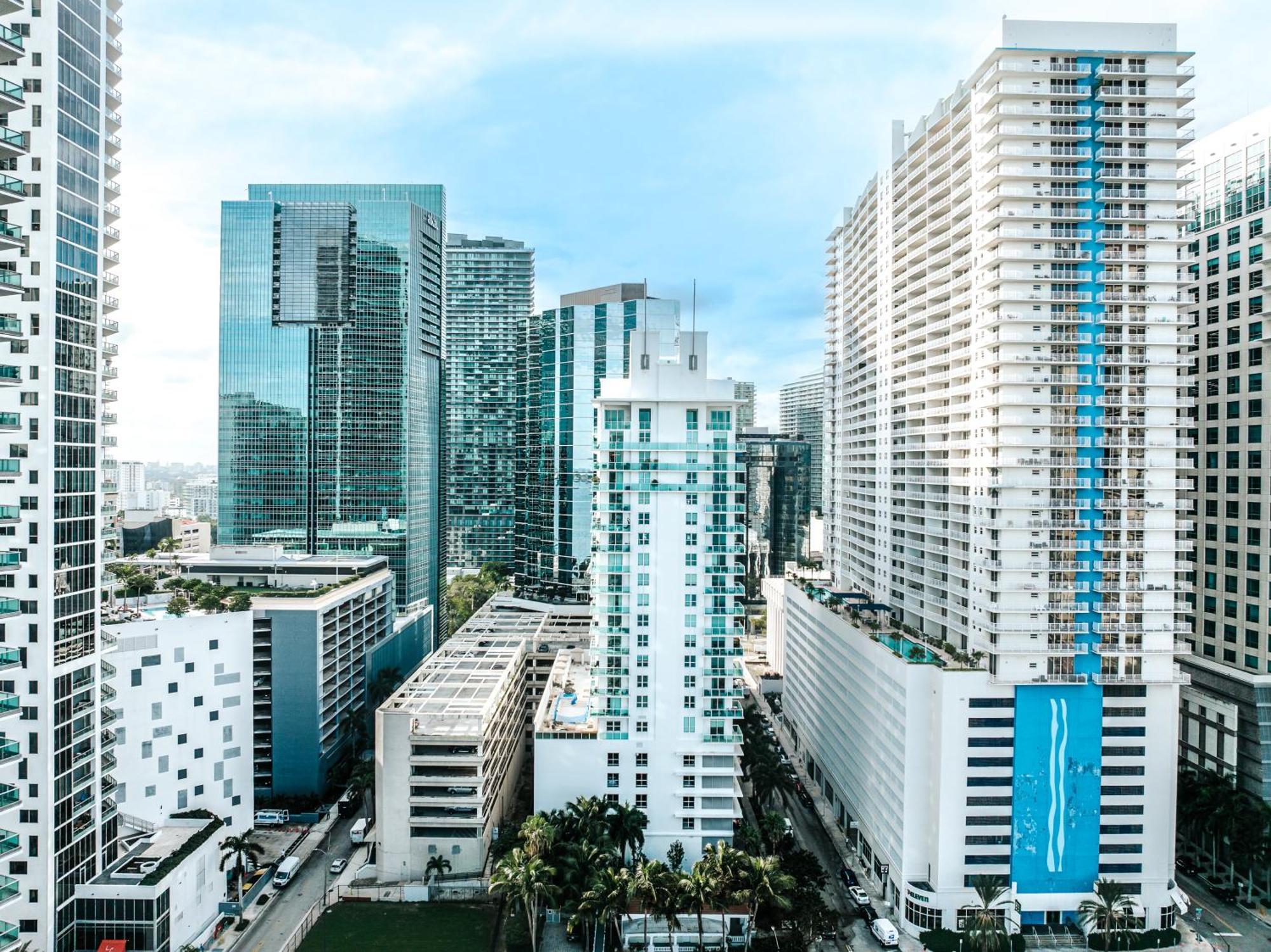 Bay Front Highrise Oasis In Brickell