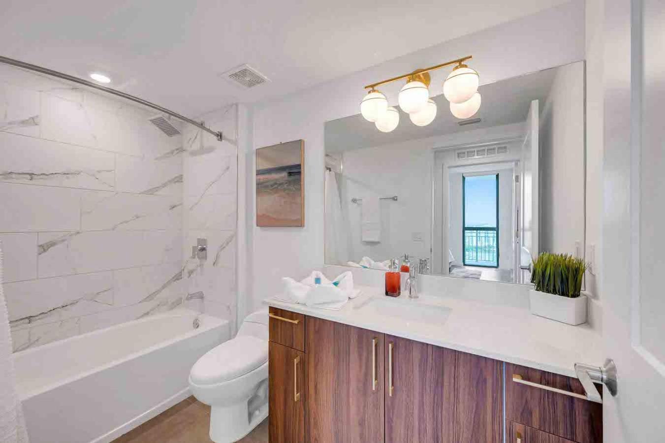Amazing 3 Bed Unit In Dwntwn With Free Parking Apartamento *