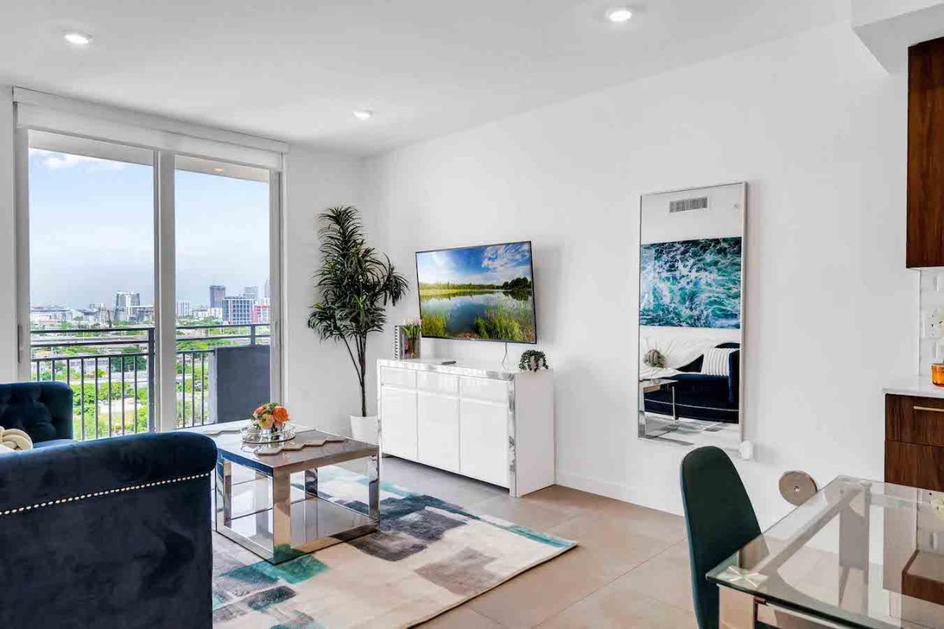 Amazing 3 Bed Unit In Dwntwn With Free Parking Apartamento