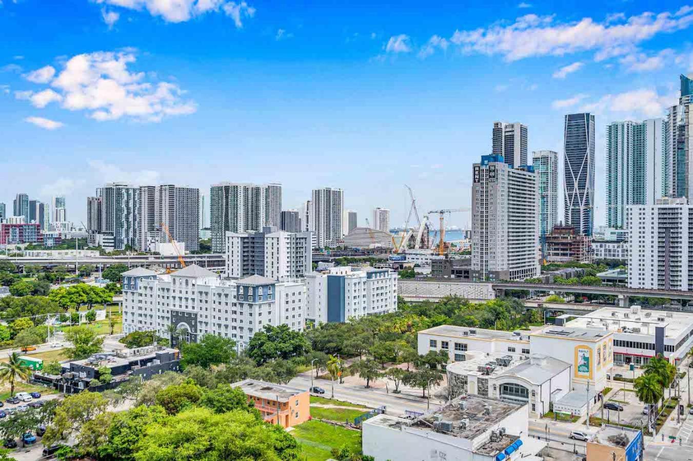 Amazing 3 Bed Unit In Dwntwn With Free Parking * Miami