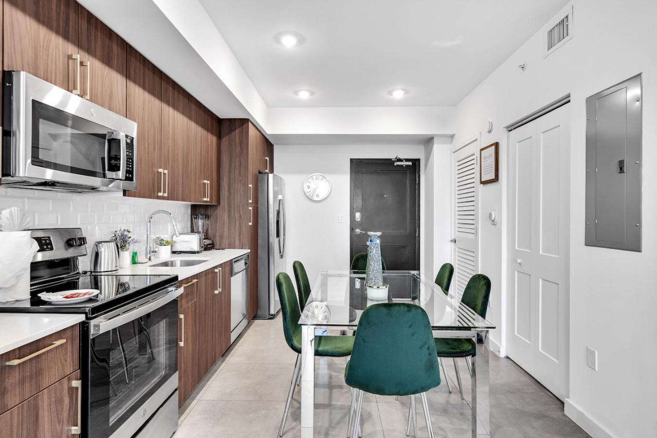 Gorgeous 3-bed Retreat Mins From Bayside And Parking Apartment *