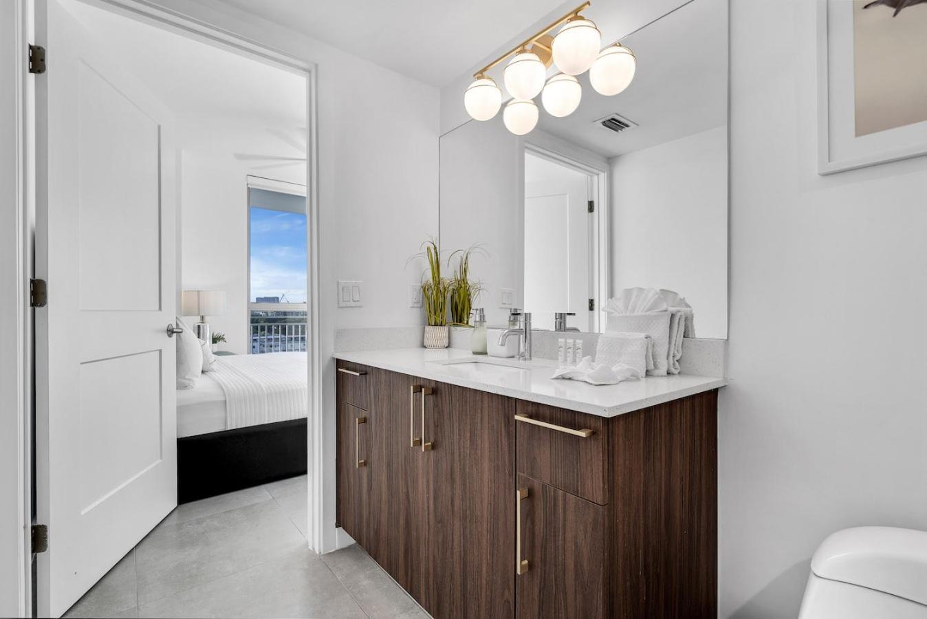 Apartment Gorgeous 3-bed Retreat Mins From Bayside And Parking Miami