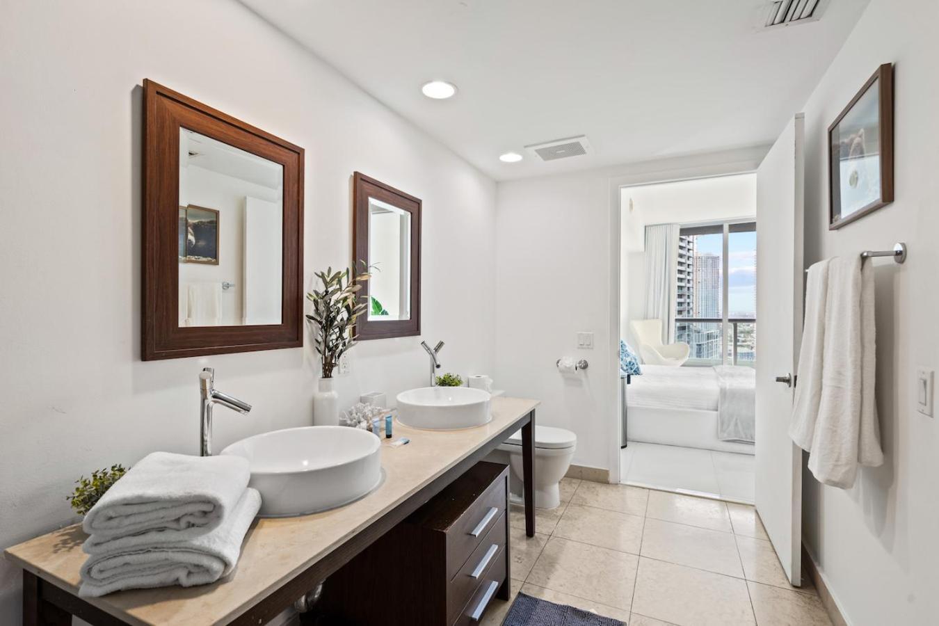 Modern High Rise One Bedroom At Icon Brickell Apartment