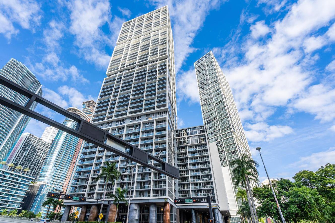 Modern High Rise One Bedroom At Icon Brickell Apartment