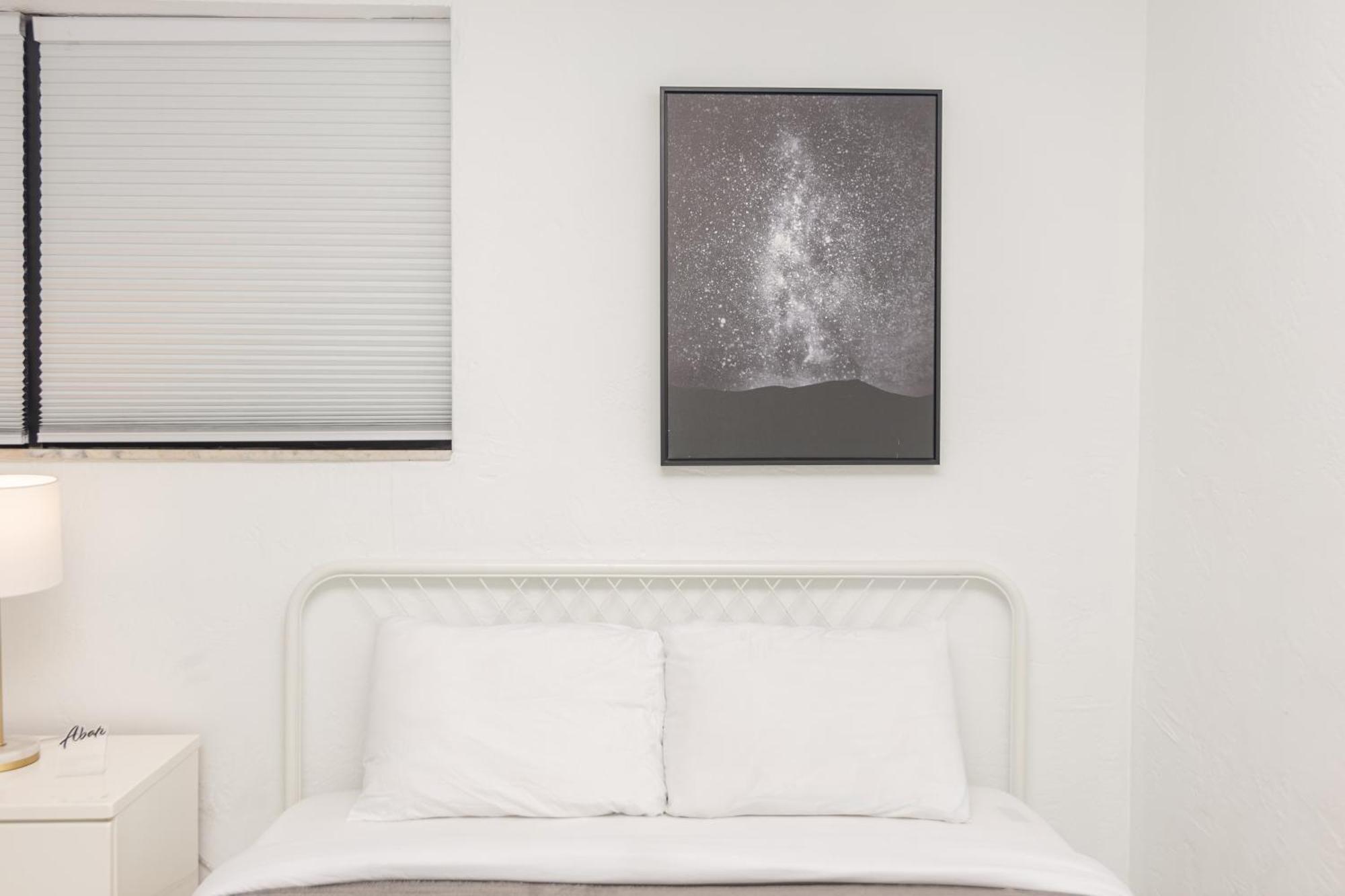 One Bedroom - With Parking & Balcony - Heart Of Wynwood Apartment *