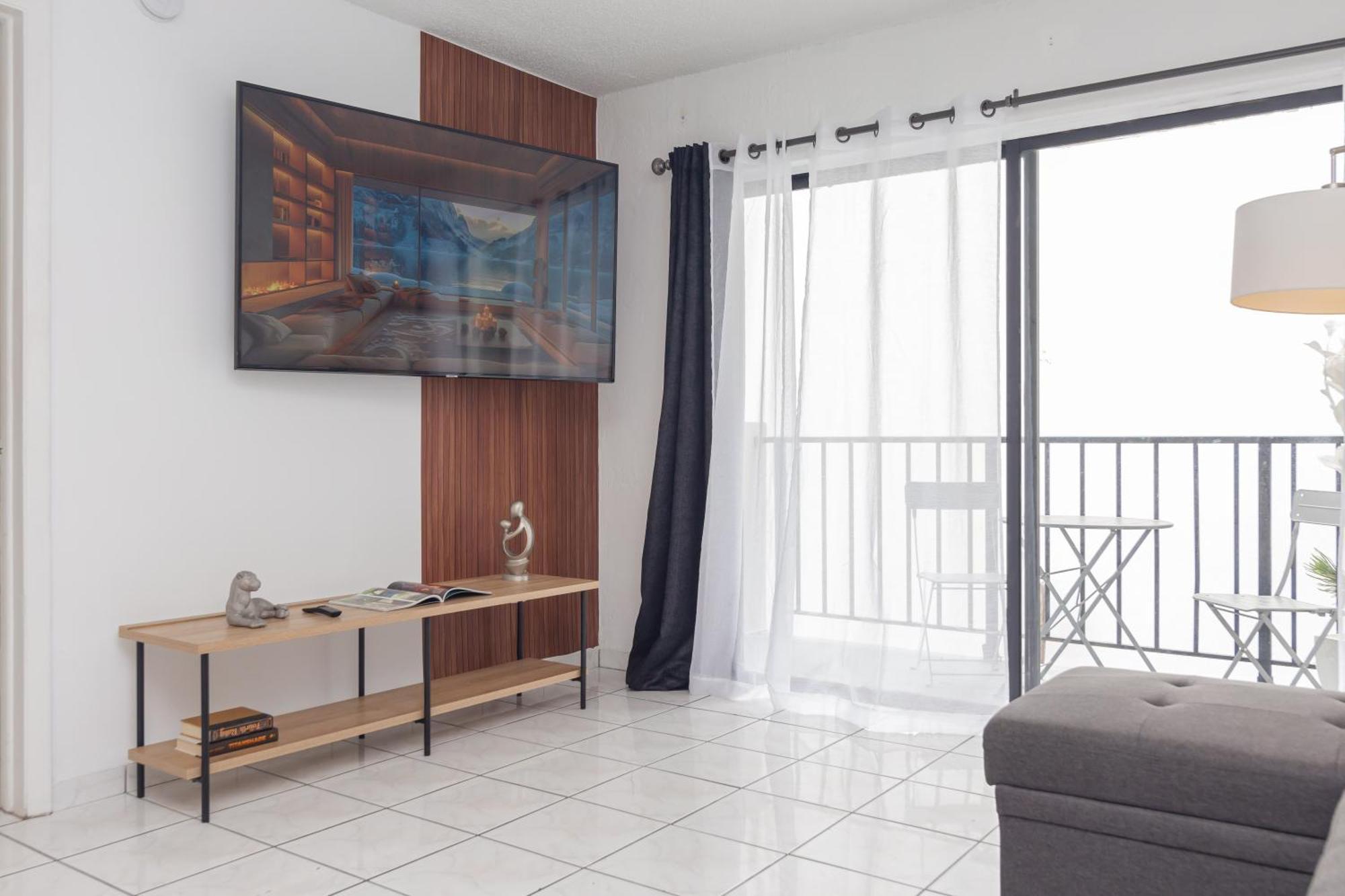 Apartment One Bedroom - With Parking & Balcony - Heart Of Wynwood Miami