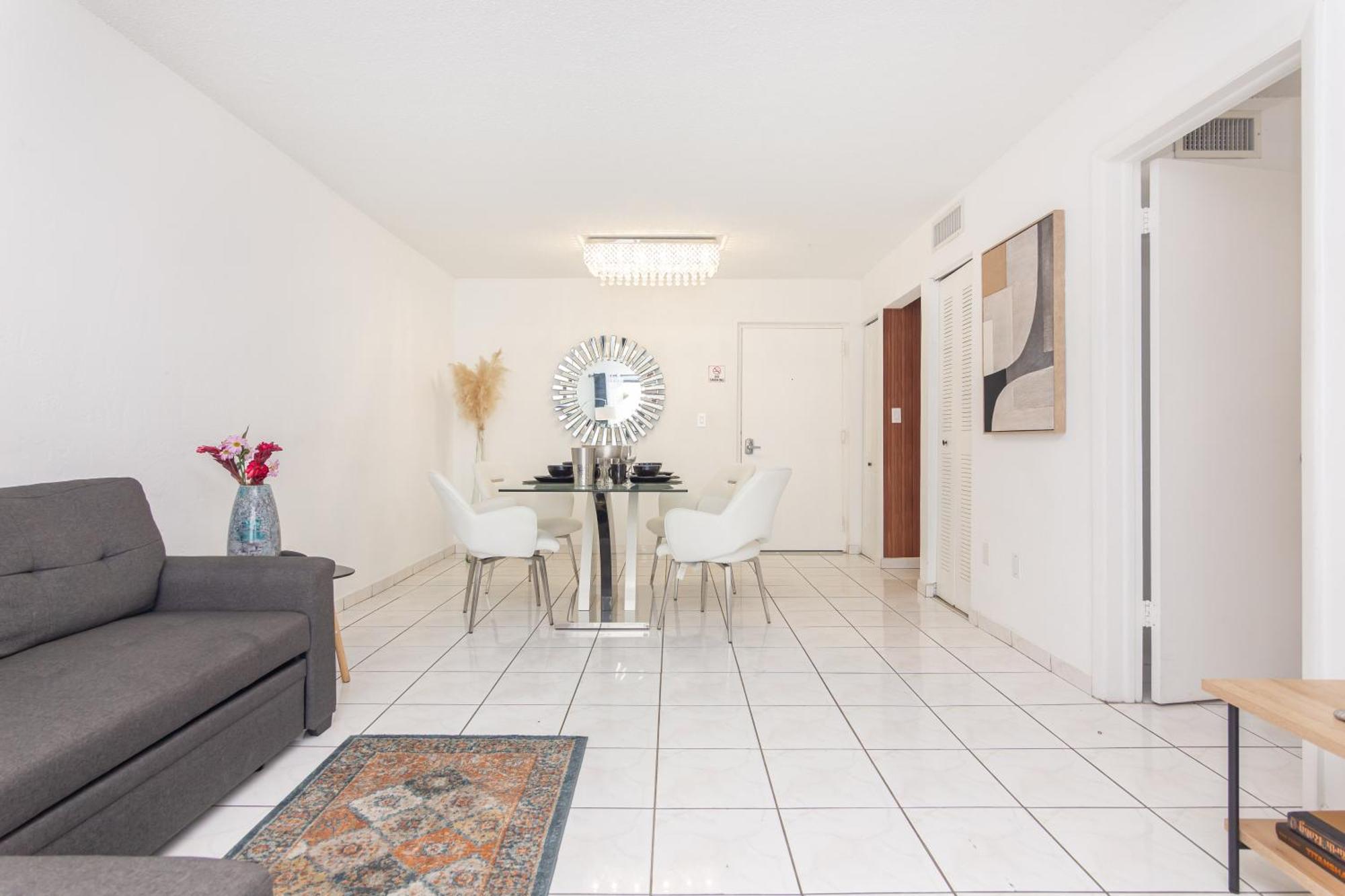 Apartment One Bedroom - With Parking & Balcony - Heart Of Wynwood Miami