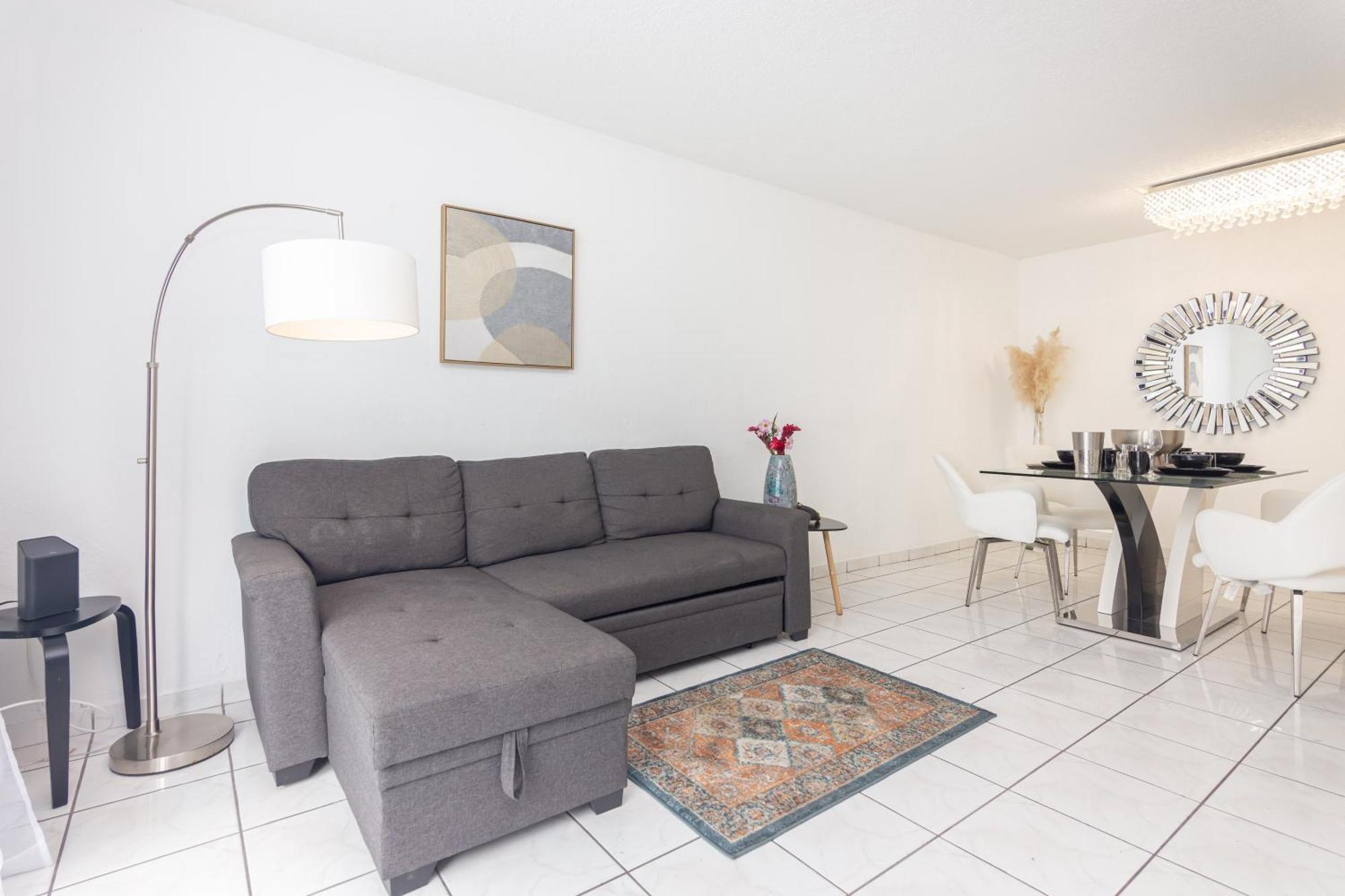 Apartment One Bedroom - With Parking & Balcony - Heart Of Wynwood