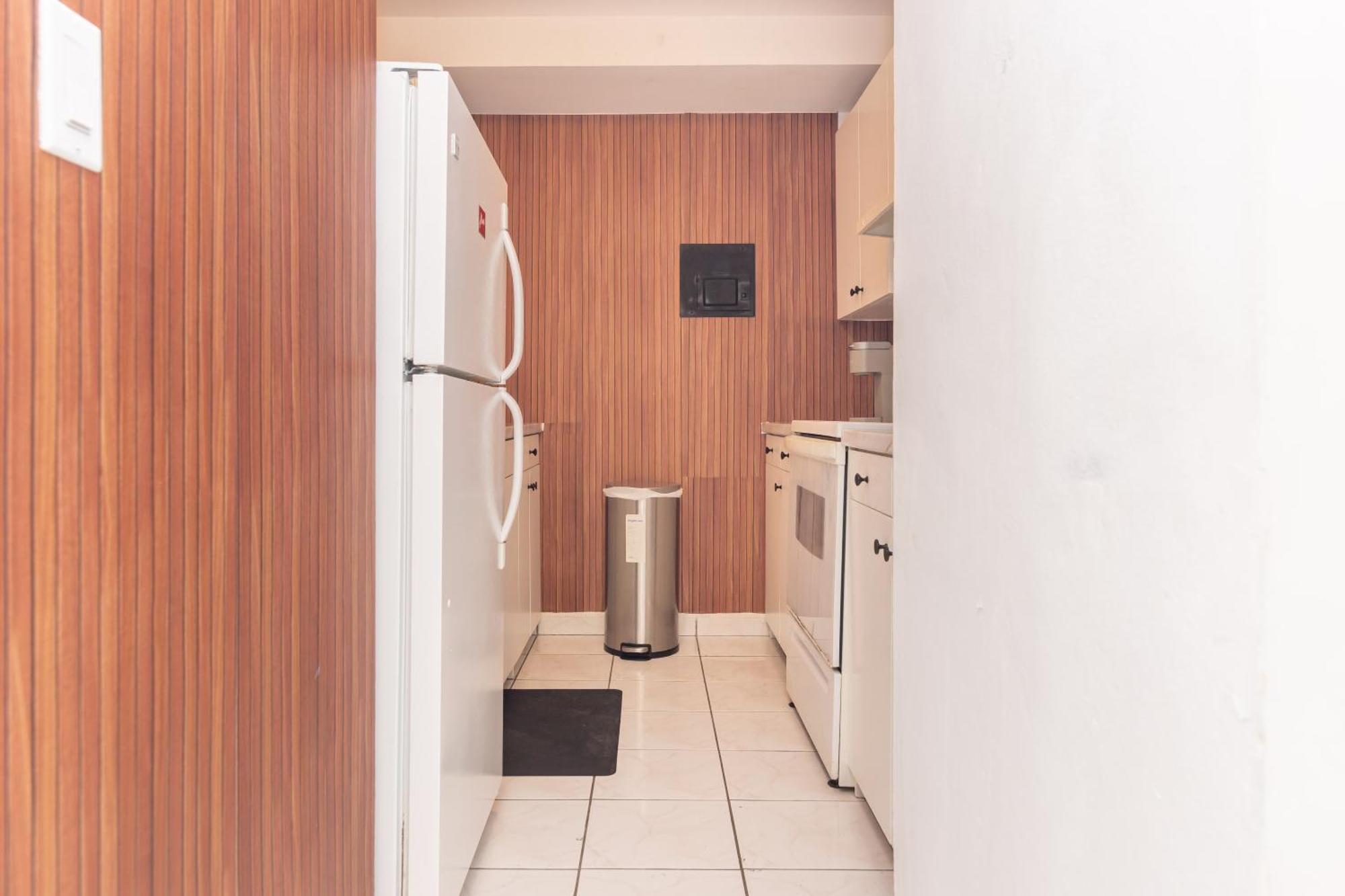 One Bedroom - With Parking & Balcony - Heart Of Wynwood *