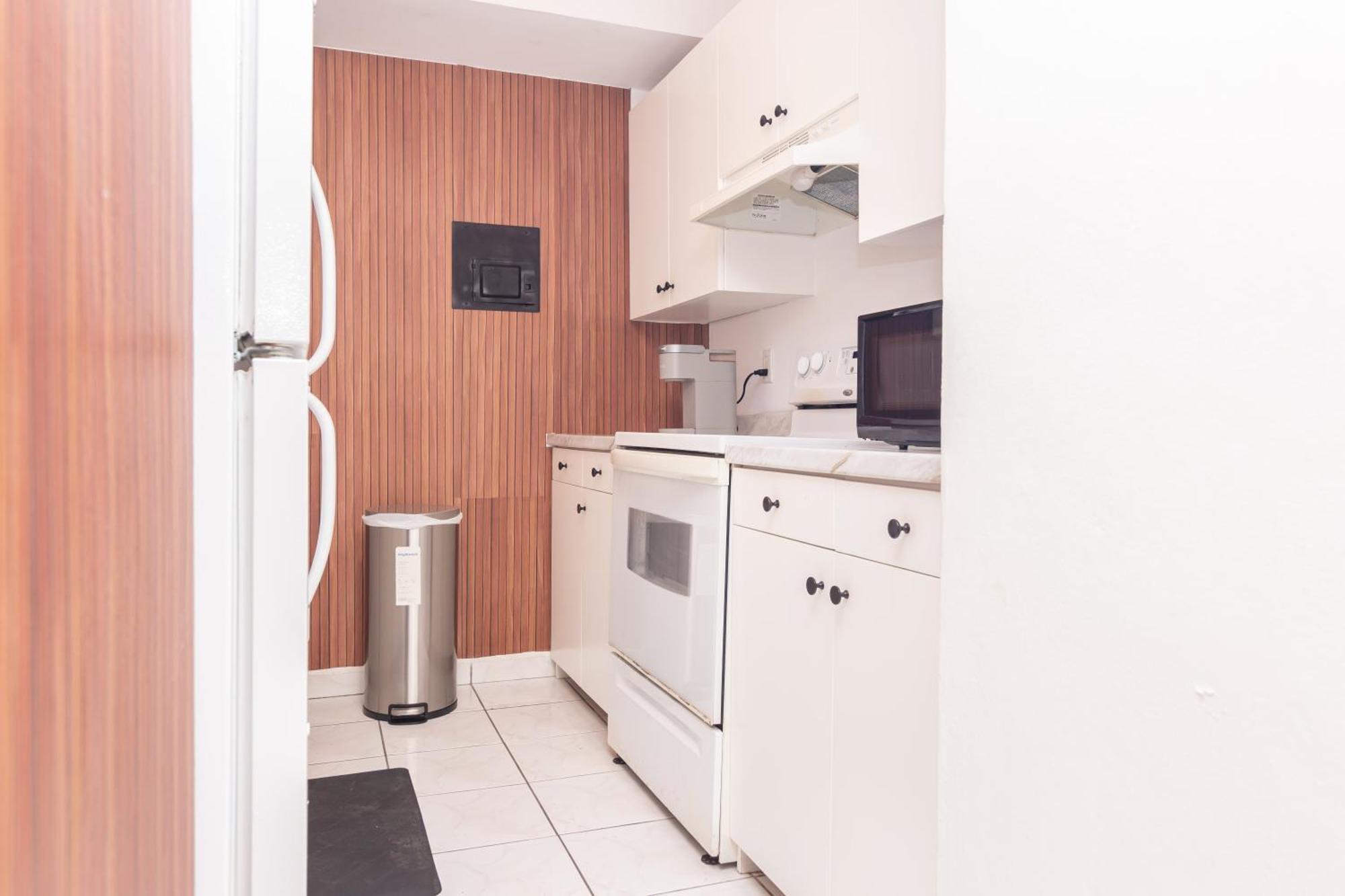 Apartment One Bedroom - With Parking & Balcony - Heart Of Wynwood