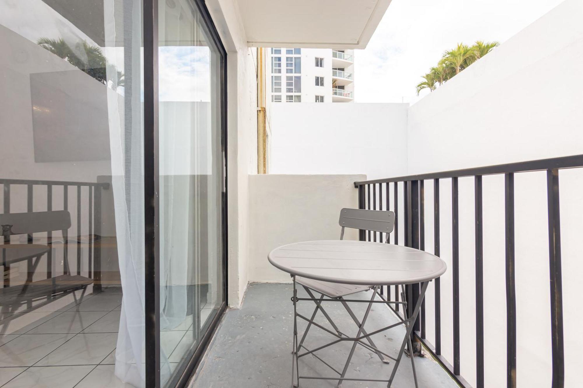 One Bedroom - With Parking & Balcony - Heart Of Wynwood * Miami