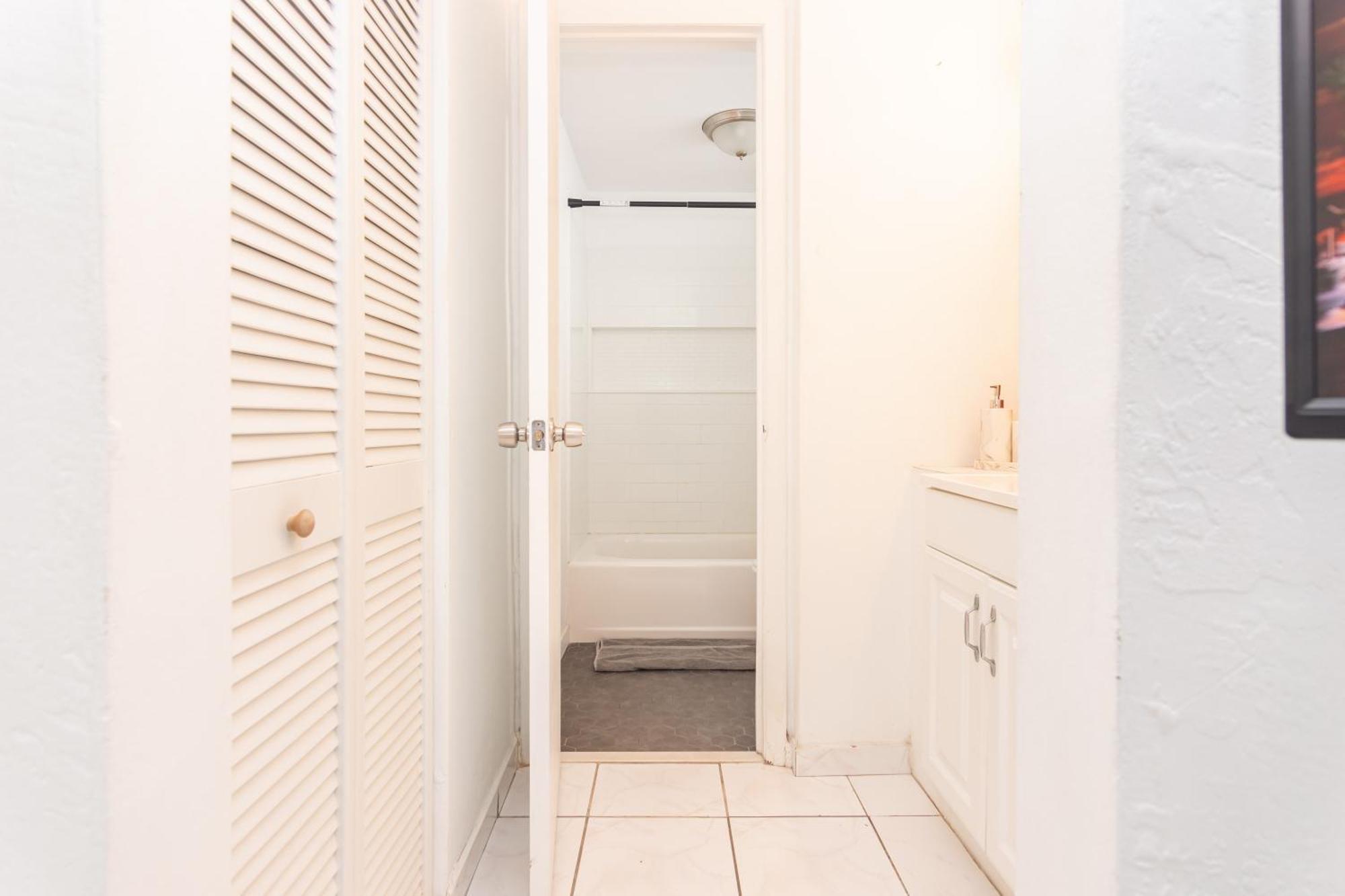 Apartment One Bedroom - With Parking & Balcony - Heart Of Wynwood Miami