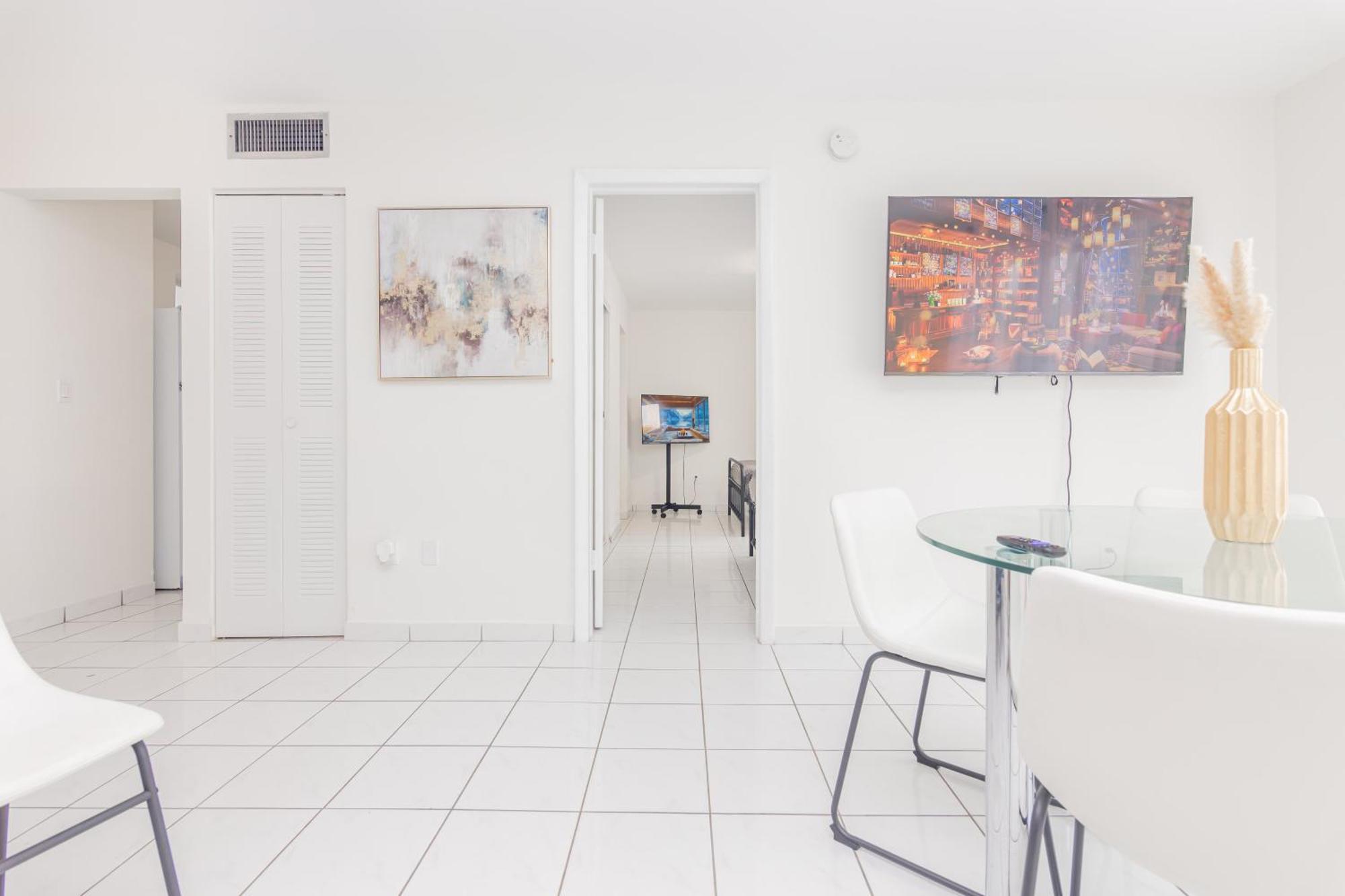 Apartment One Bedroom - With Parking & Balcony - Heart Of Wynwood Miami