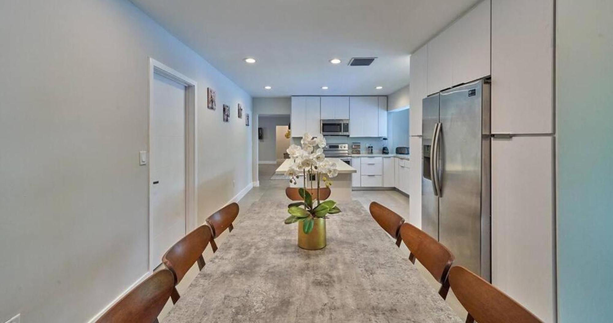 Athena - The Glamhomes Miami