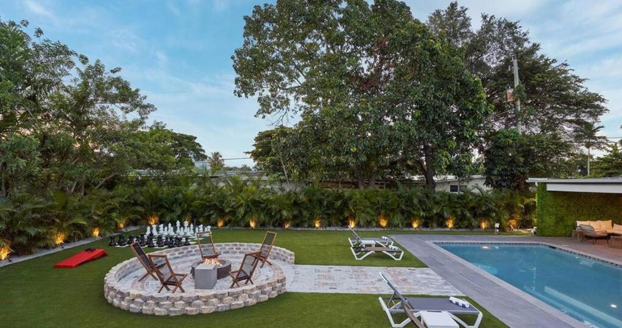 Athena - The Glamhomes Miami